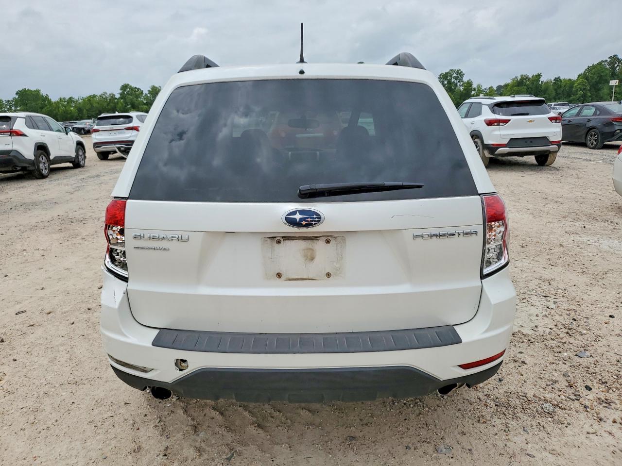 2011 Subaru Forester Limited White vin: JF2SHBECXBH704728