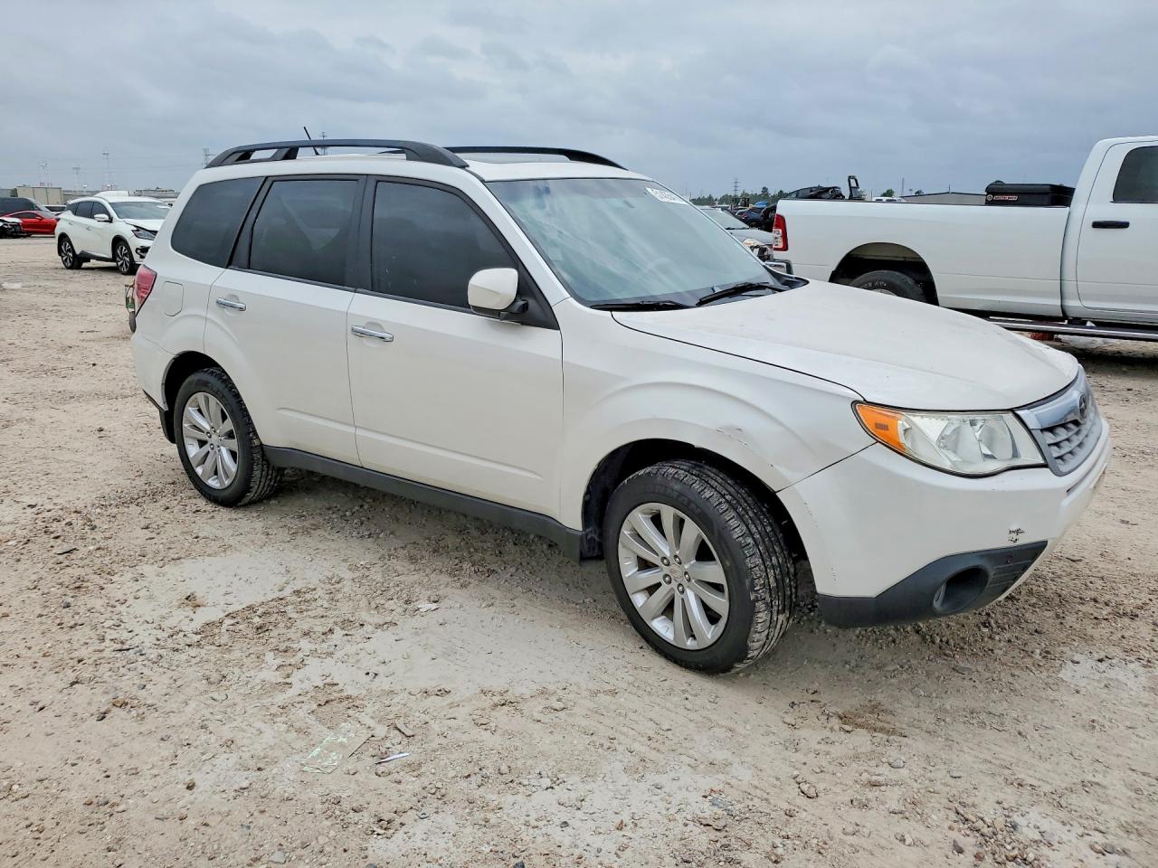 2011 Subaru Forester Limited White vin: JF2SHBECXBH704728