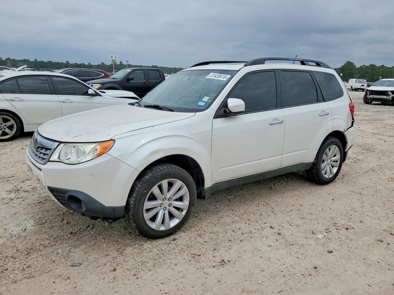 2011 Subaru Forester Limited Белый vin: JF2SHBECXBH704728