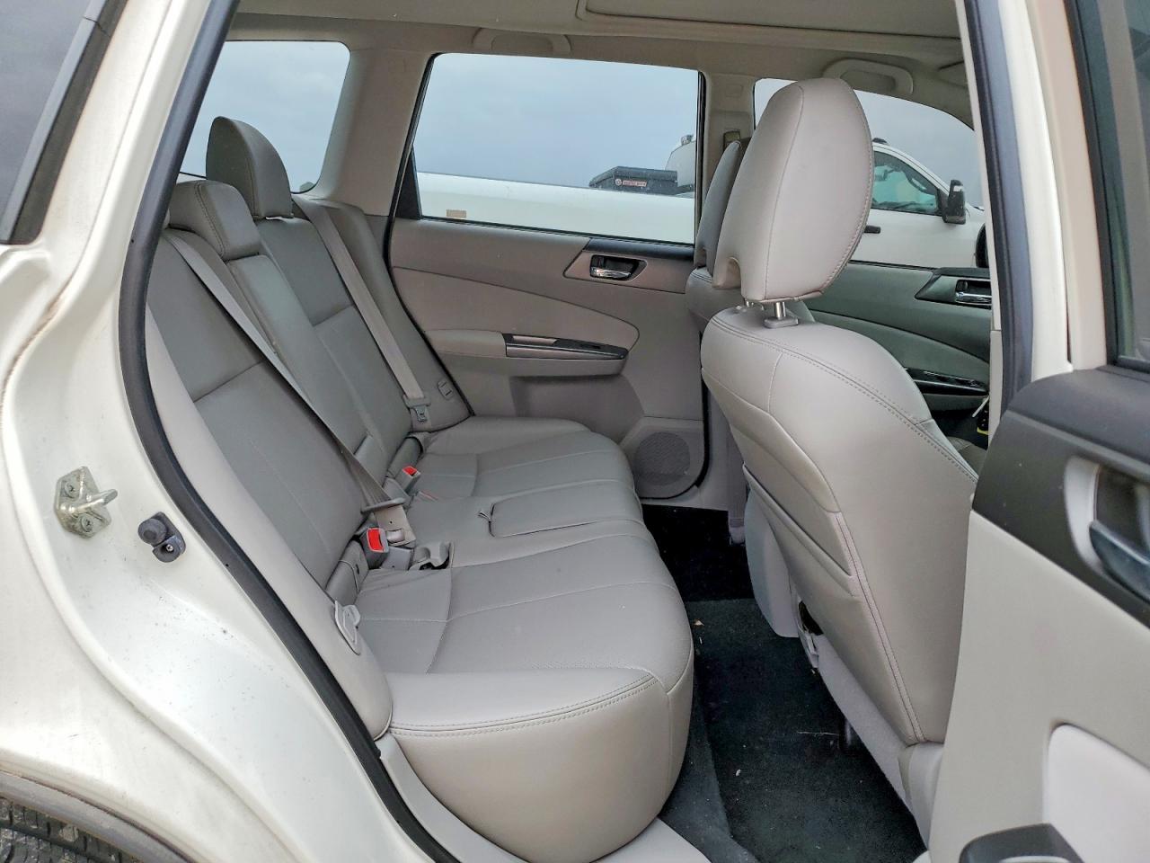 2011 Subaru Forester Limited White vin: JF2SHBECXBH704728