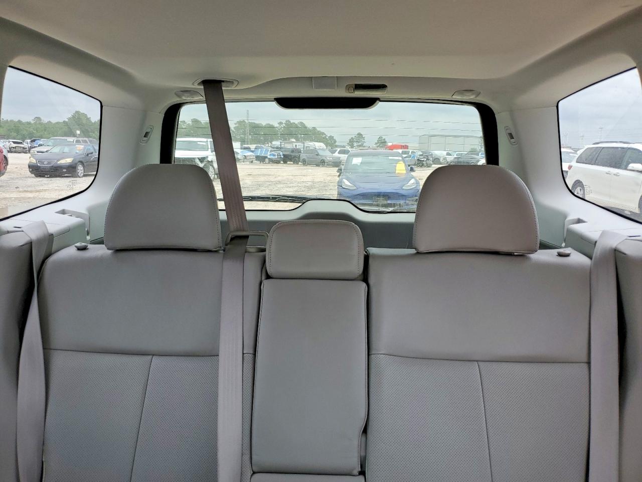2011 Subaru Forester Limited White vin: JF2SHBECXBH704728