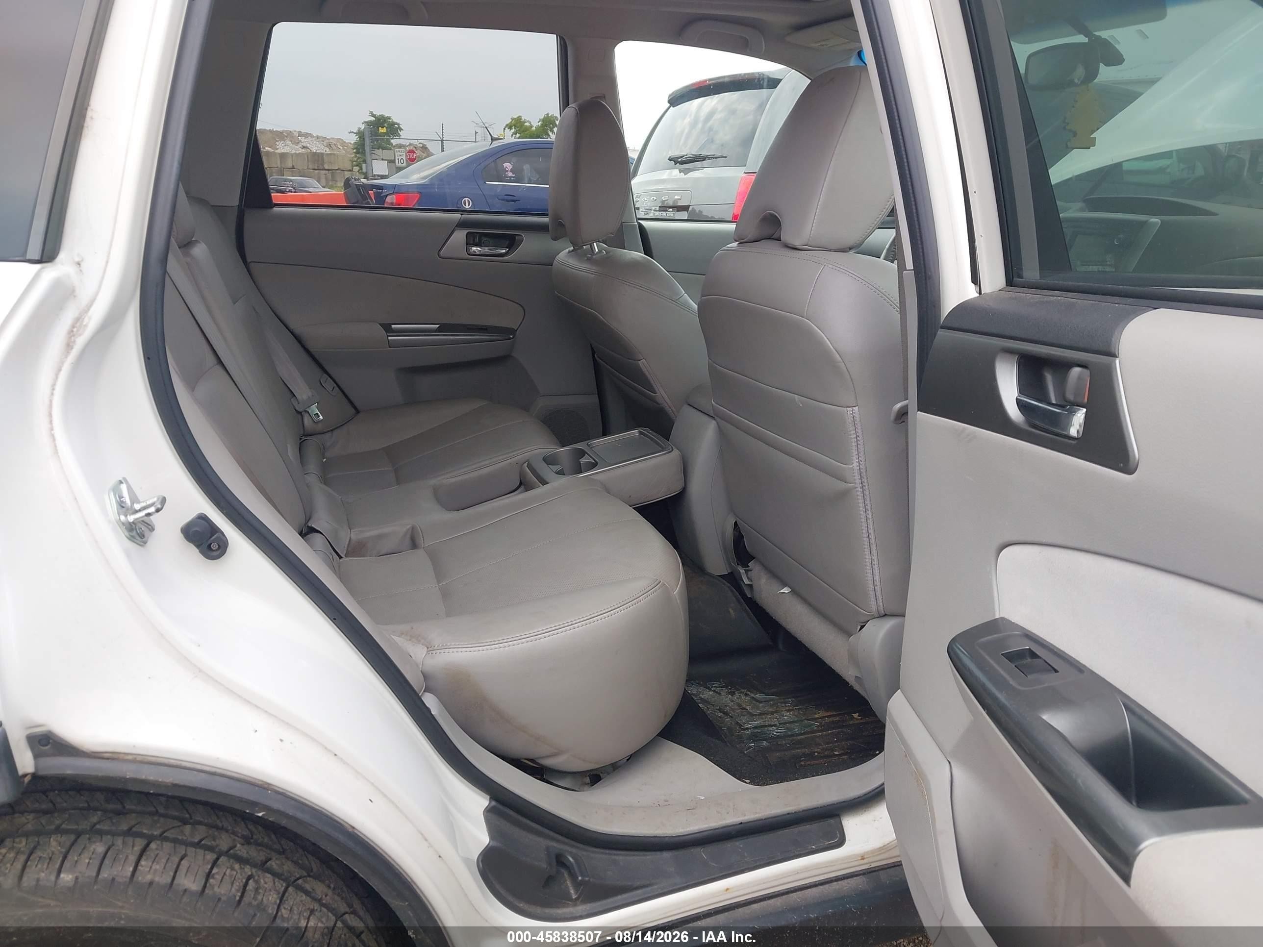 2011 Subaru Forester 2.5x Limited White vin: JF2SHBECXBH778666