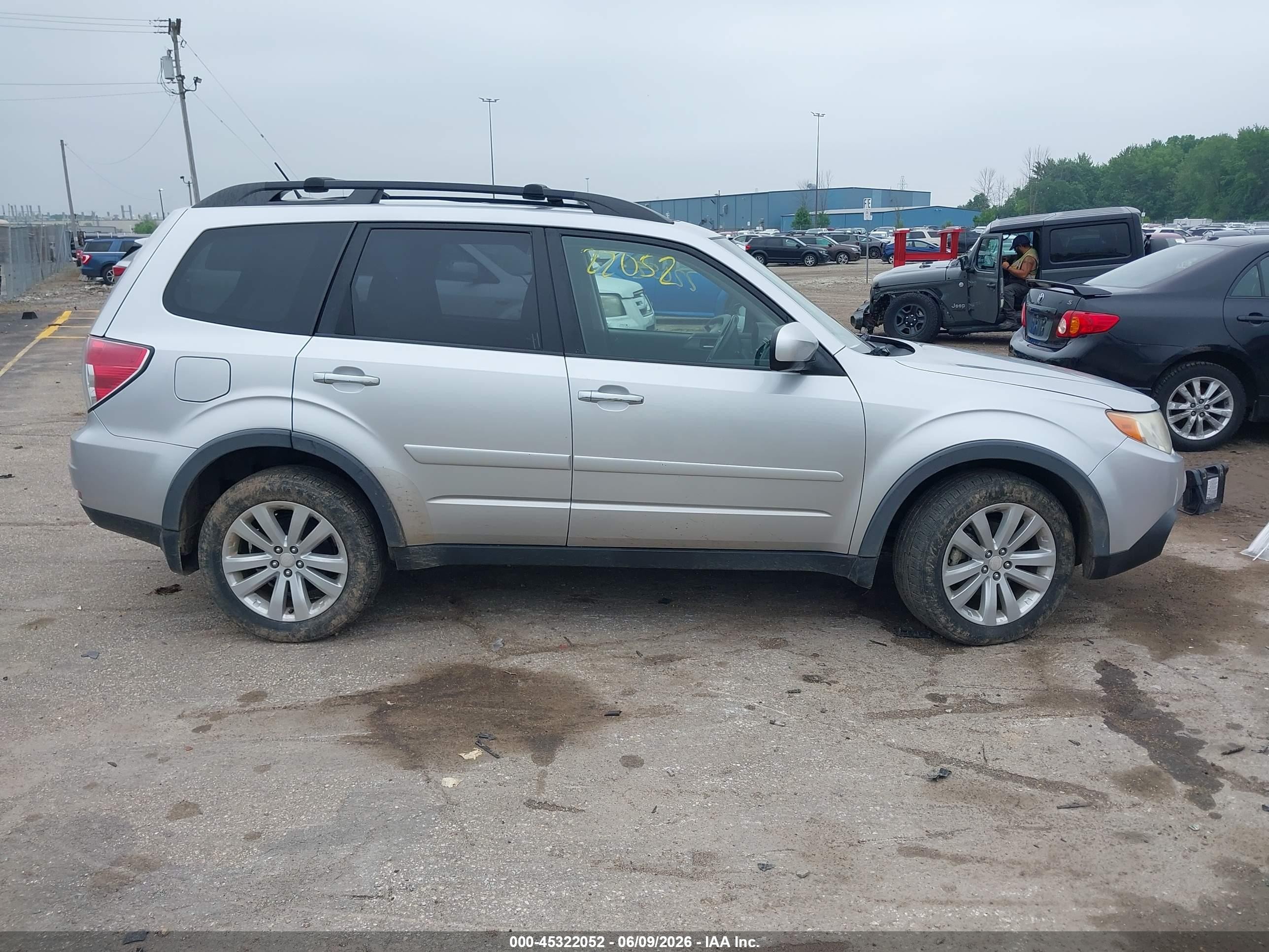 2011 Subaru Forester 2.5x Limited Gray vin: JF2SHBFC4BH707946