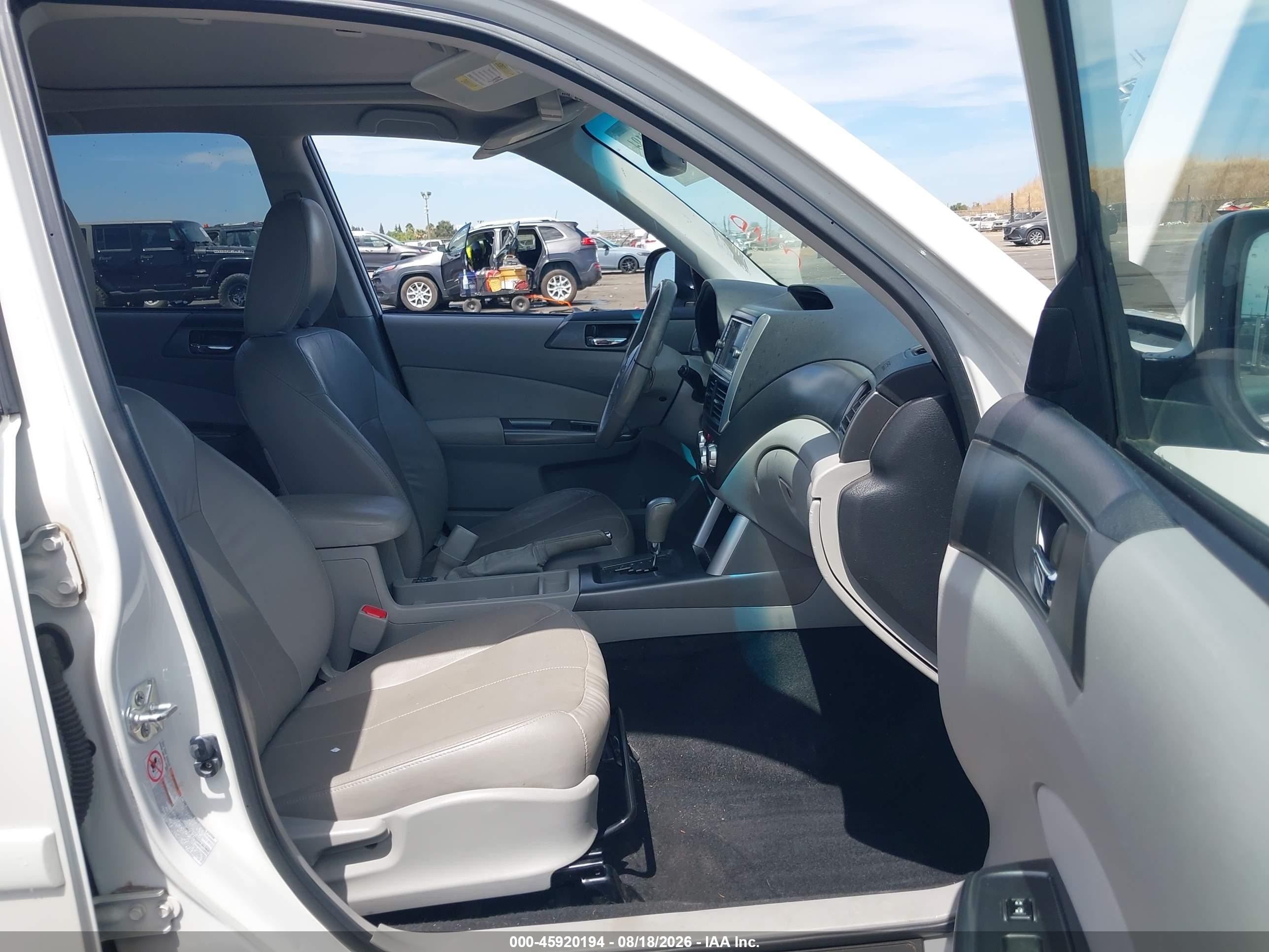 2011 Subaru Forester 2.5x Limited White vin: JF2SHBFC4BH763286