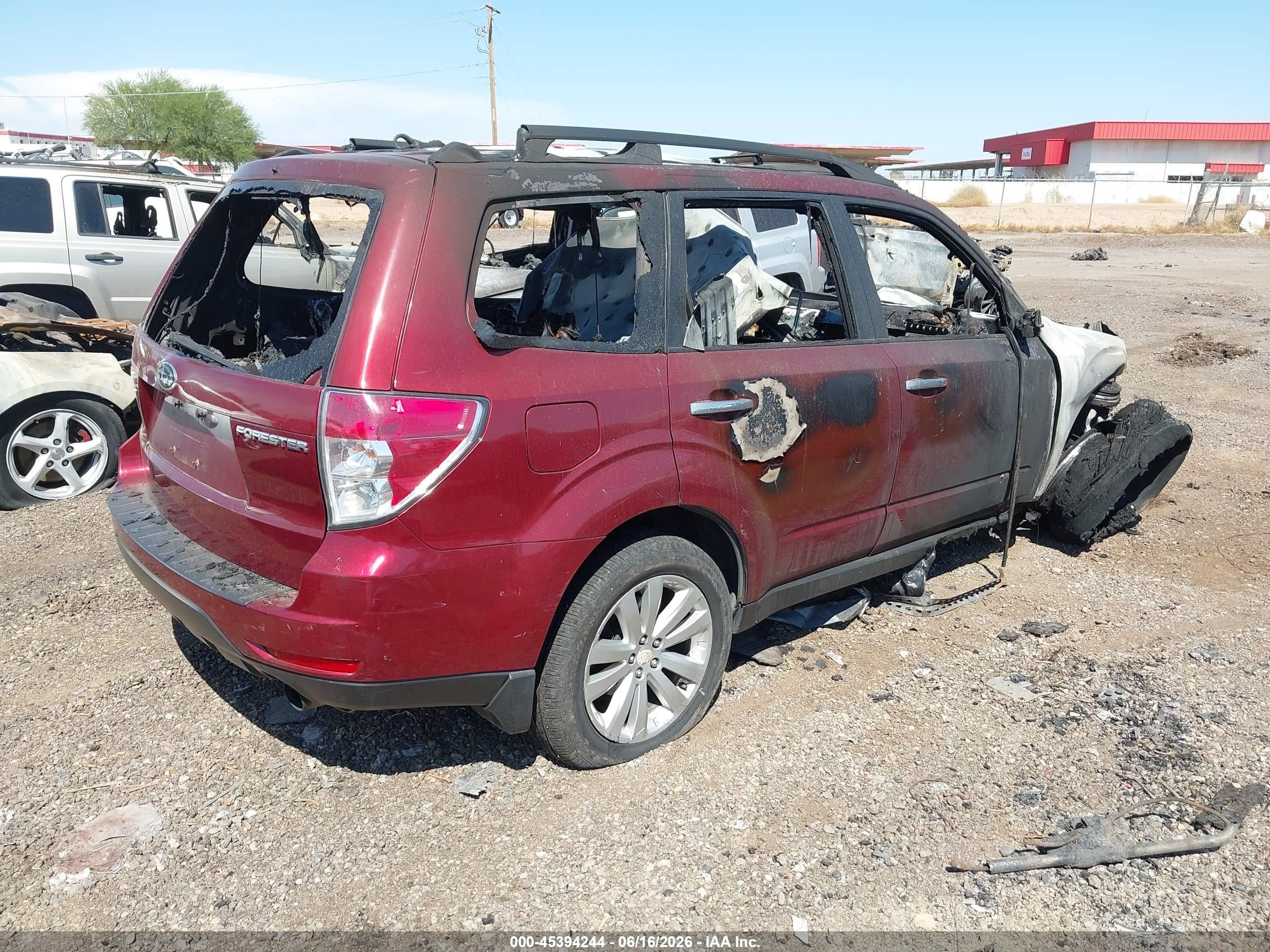 2011 Subaru Forester 2.5x Limited Темно-бордовый vin: JF2SHBFCXBH755628
