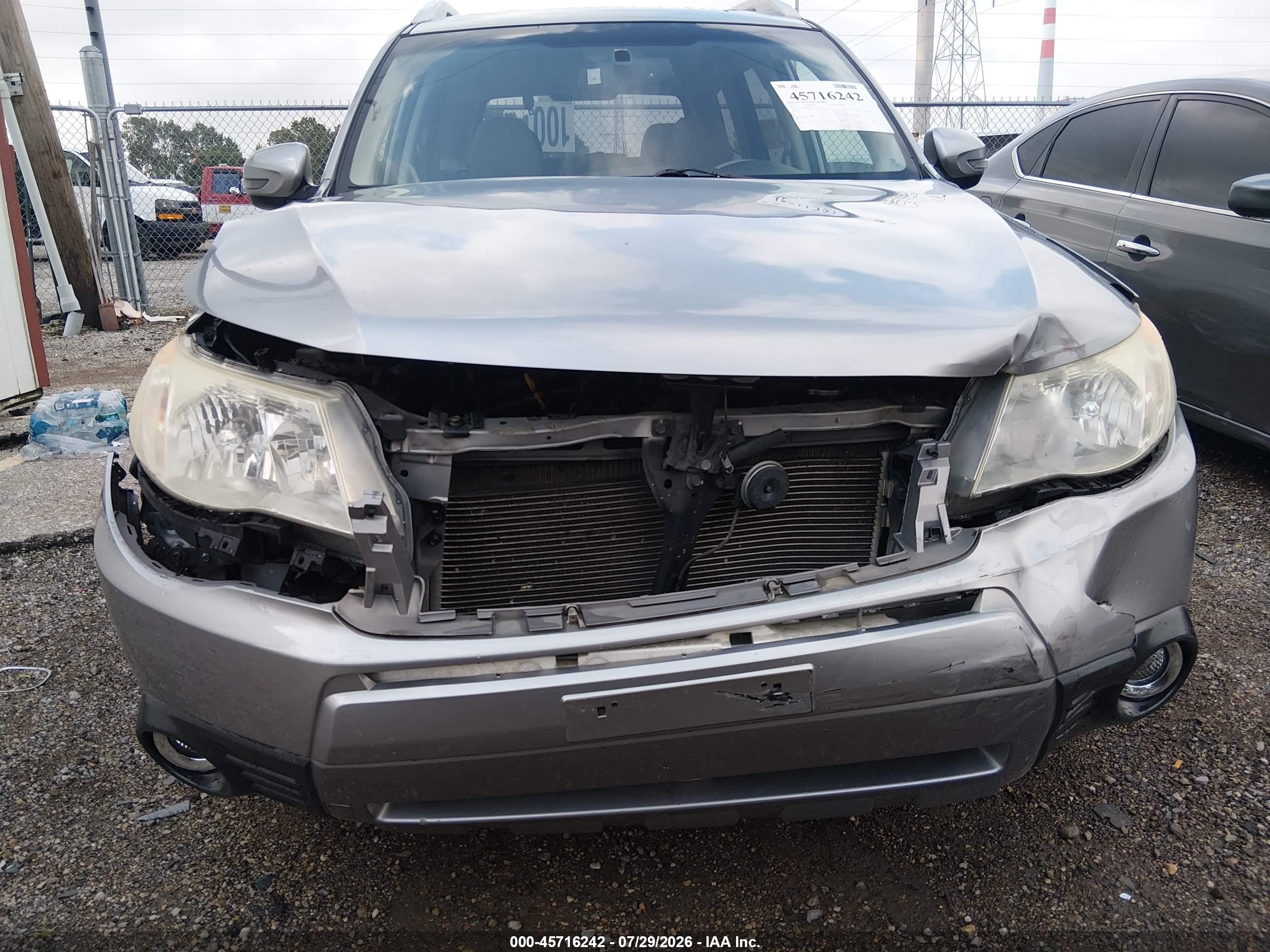 2011 Subaru Forester 2.5x Touring Silver vin: JF2SHBGC8BH723310