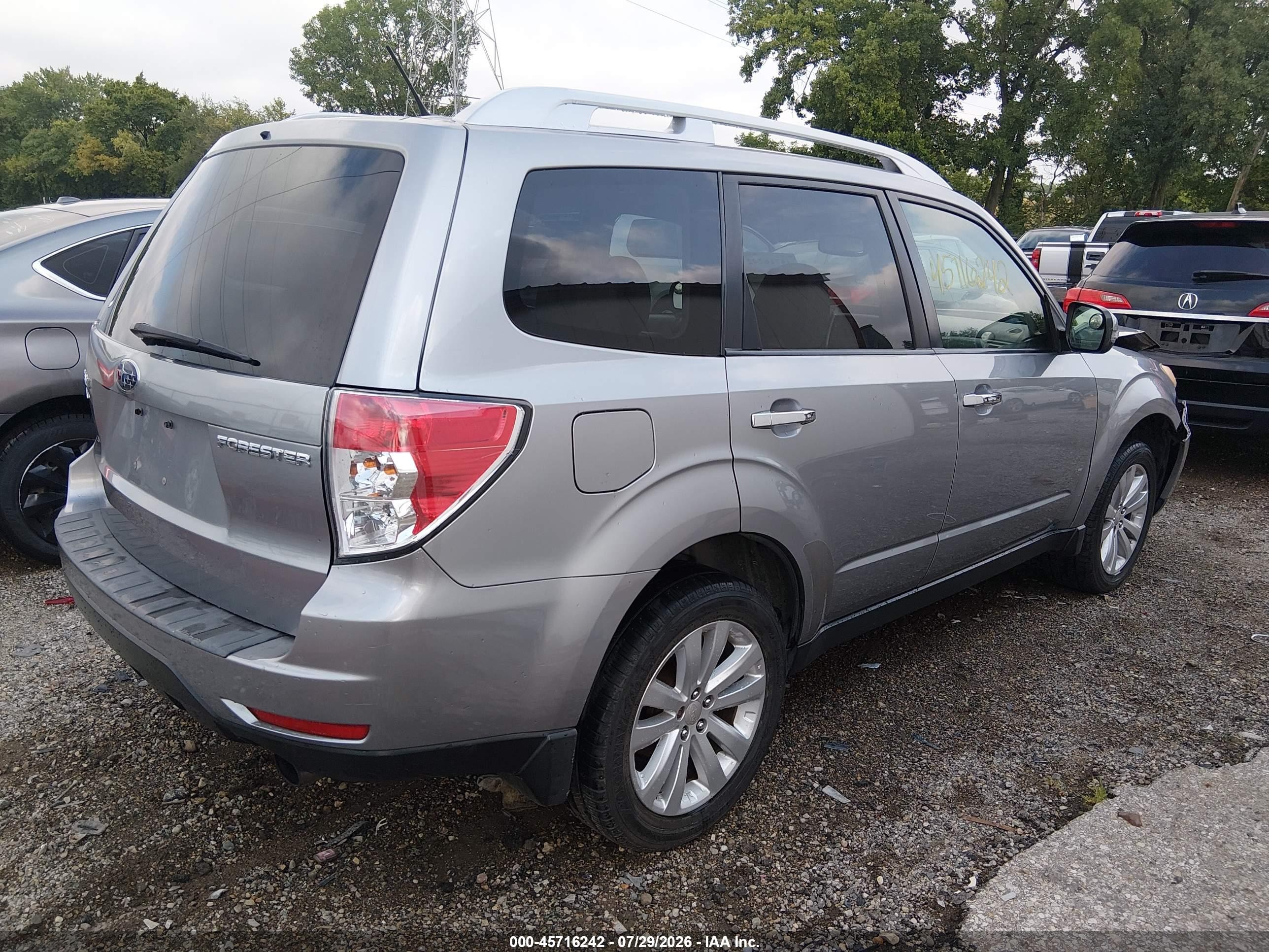 2011 Subaru Forester 2.5x Touring Silver vin: JF2SHBGC8BH723310