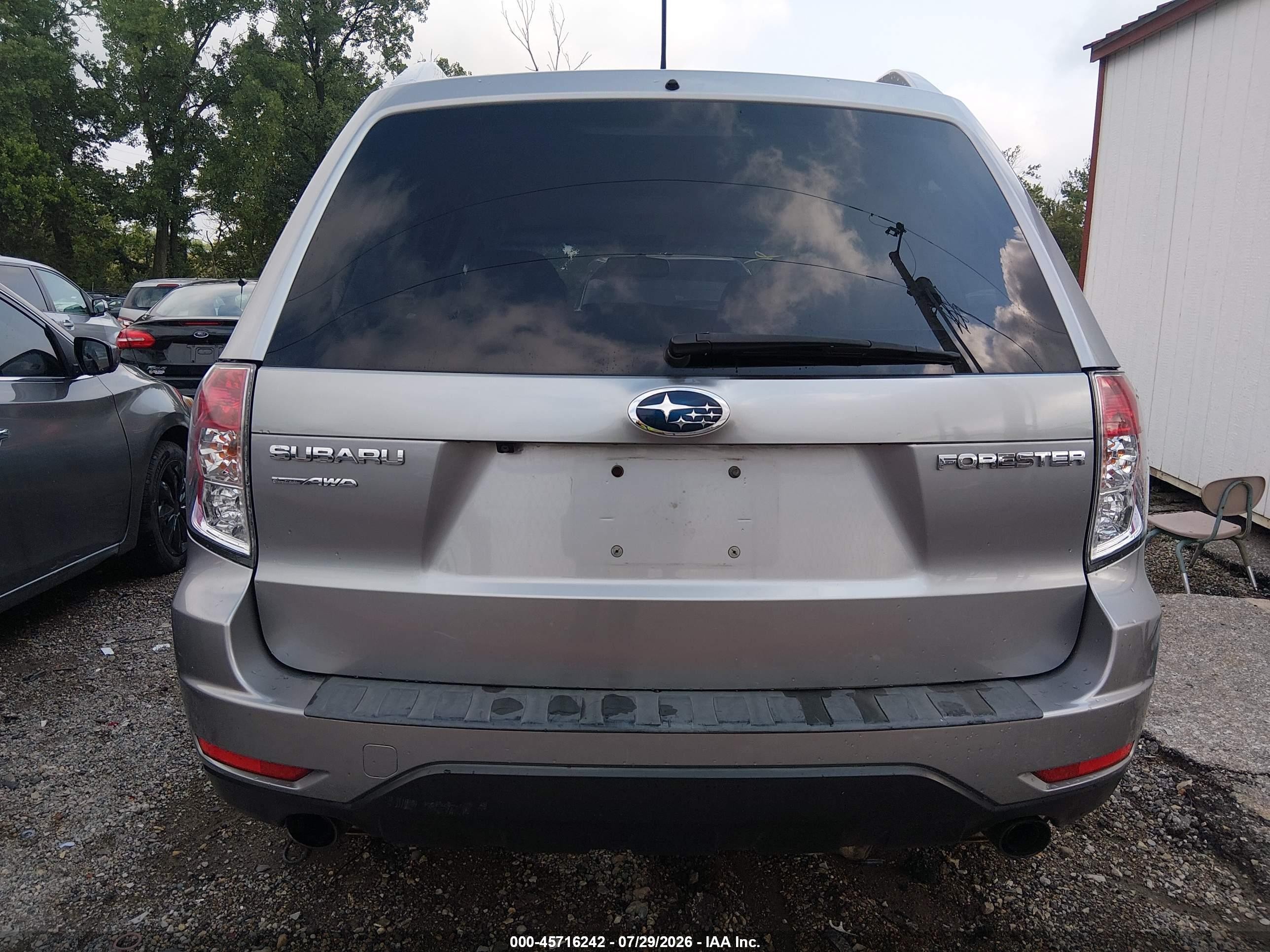 2011 Subaru Forester 2.5x Touring Silver vin: JF2SHBGC8BH723310