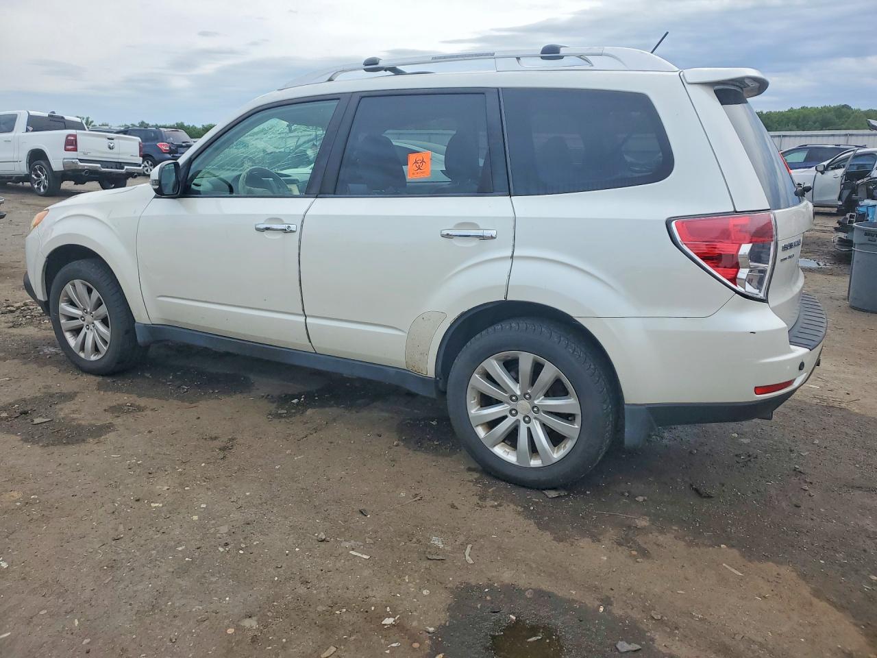 2012 Subaru Forester Touring White vin: JF2SHBHC5CH442579