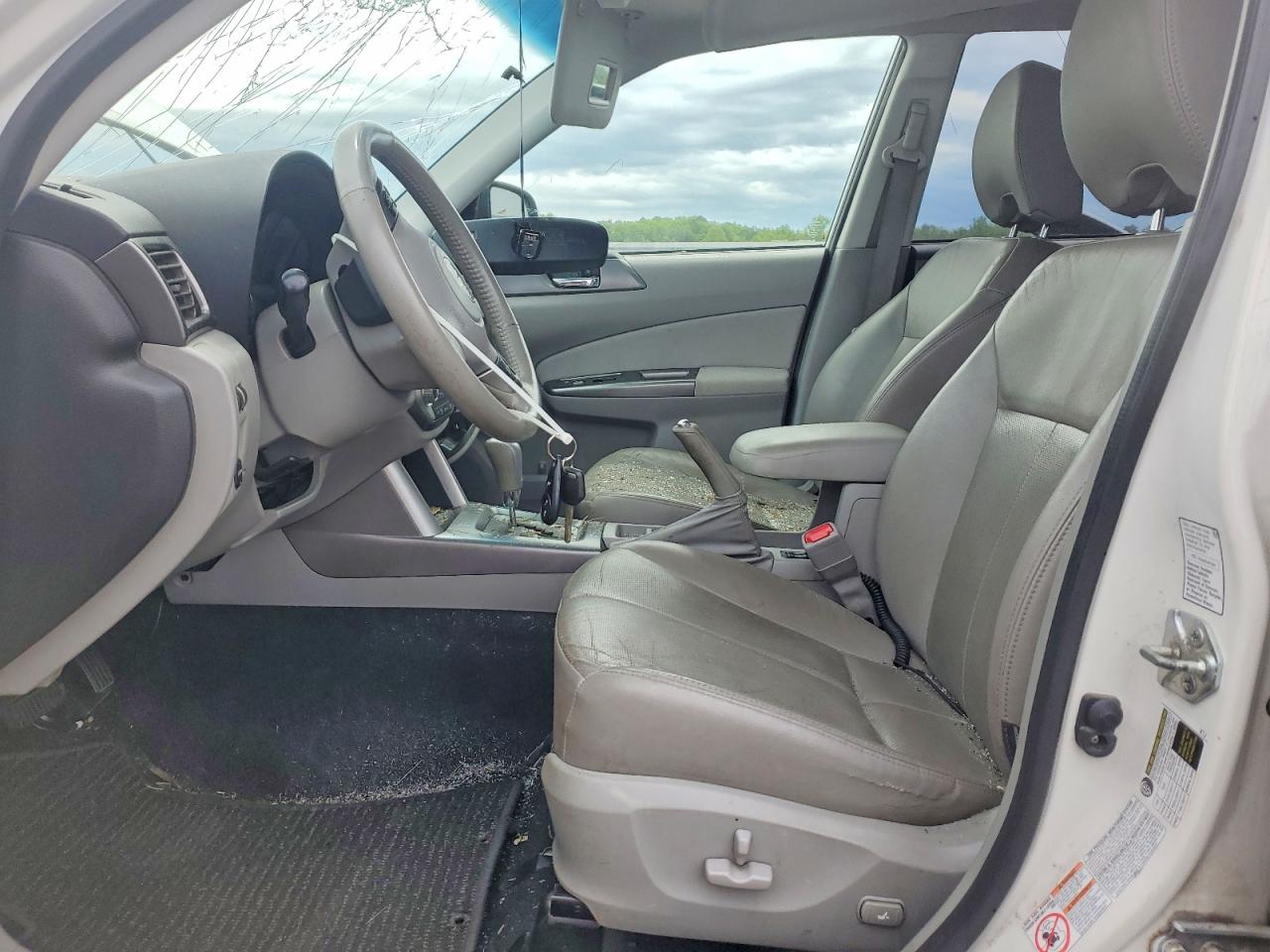 2012 Subaru Forester Touring White vin: JF2SHBHC5CH442579