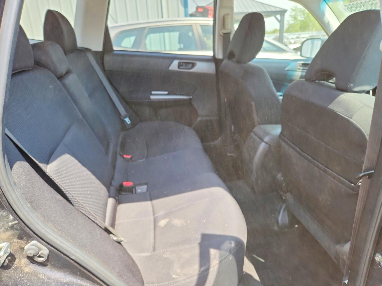 2011 Subaru Forester 2.5x Gray vin: JF2SHCBC5BH738988
