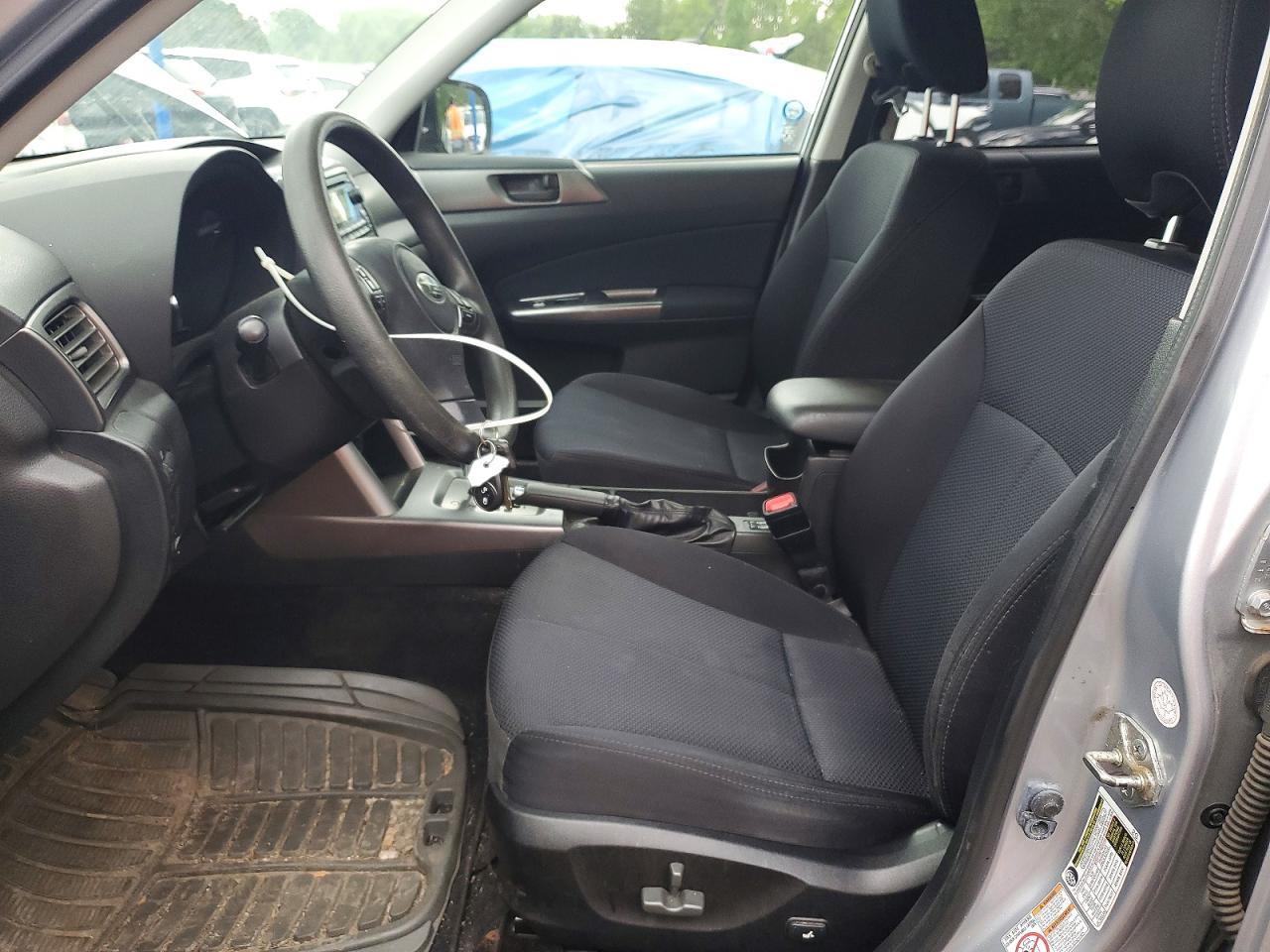 2013 Subaru Forester 2.5x Silver vin: JF2SHCBC9DH428930
