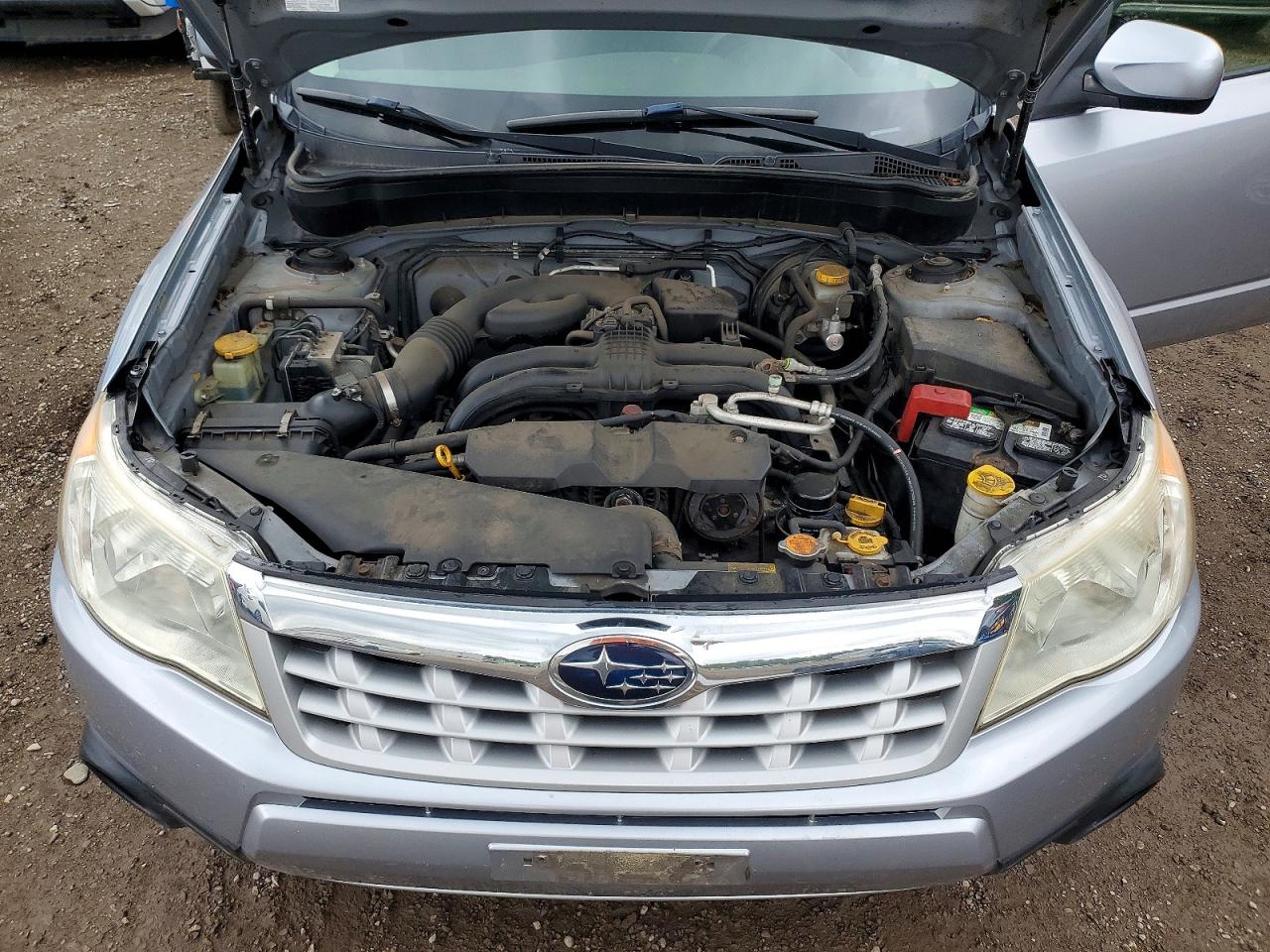 2013 Subaru Forester 2.5x Silver vin: JF2SHCBC9DH428930