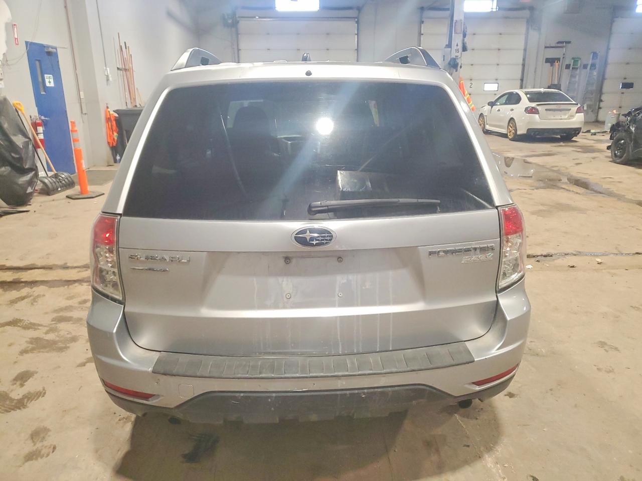 2012 Subaru Forester 2.5x Silver vin: JF2SHEBC6CH404059