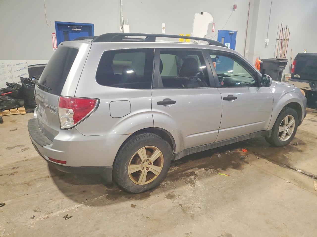 2012 Subaru Forester 2.5x Silver vin: JF2SHEBC6CH404059