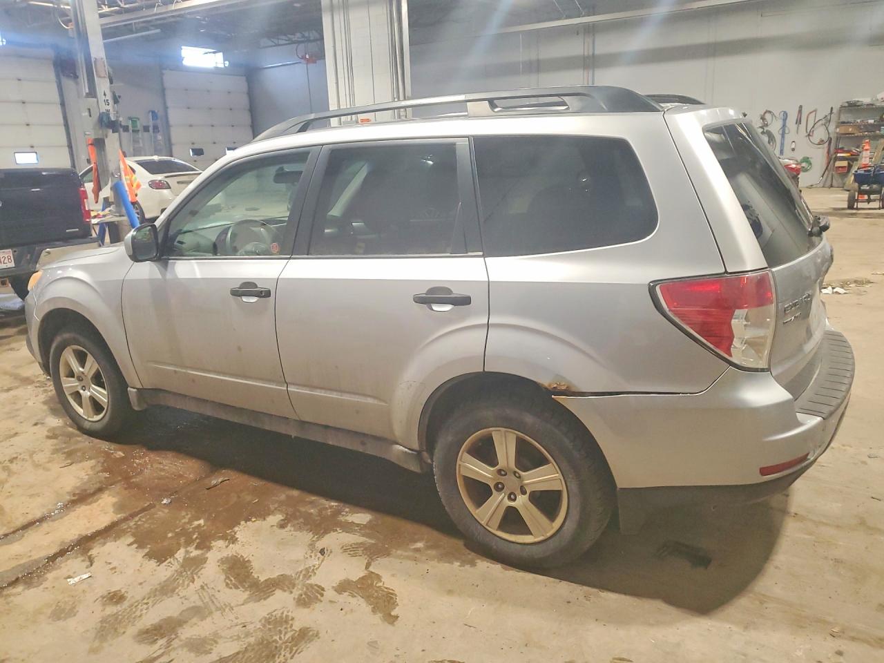 2012 Subaru Forester 2.5x Silver vin: JF2SHEBC6CH404059