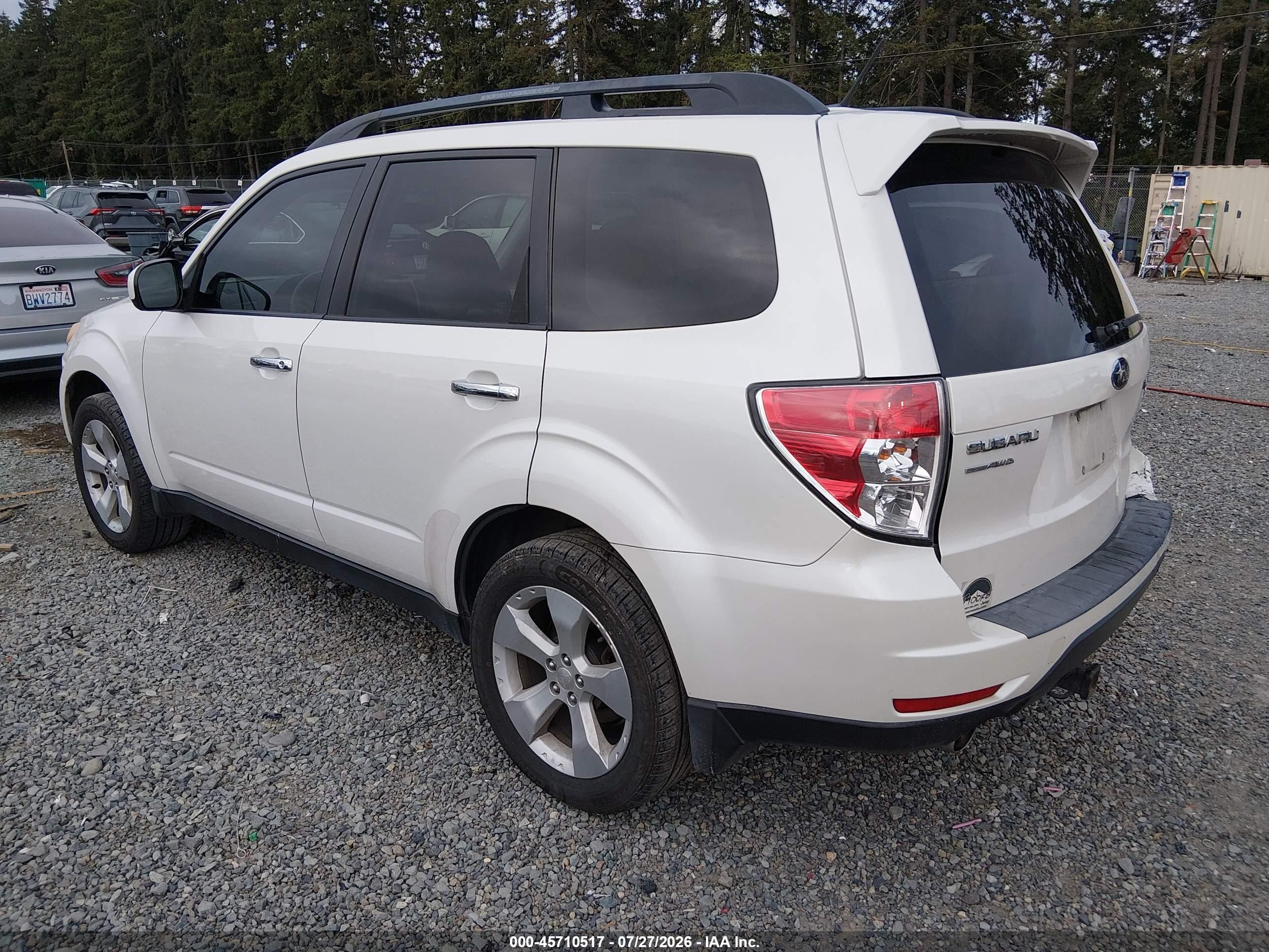 2011 Subaru Forester 2.5xt Premium White vin: JF2SHGAC5BH729216
