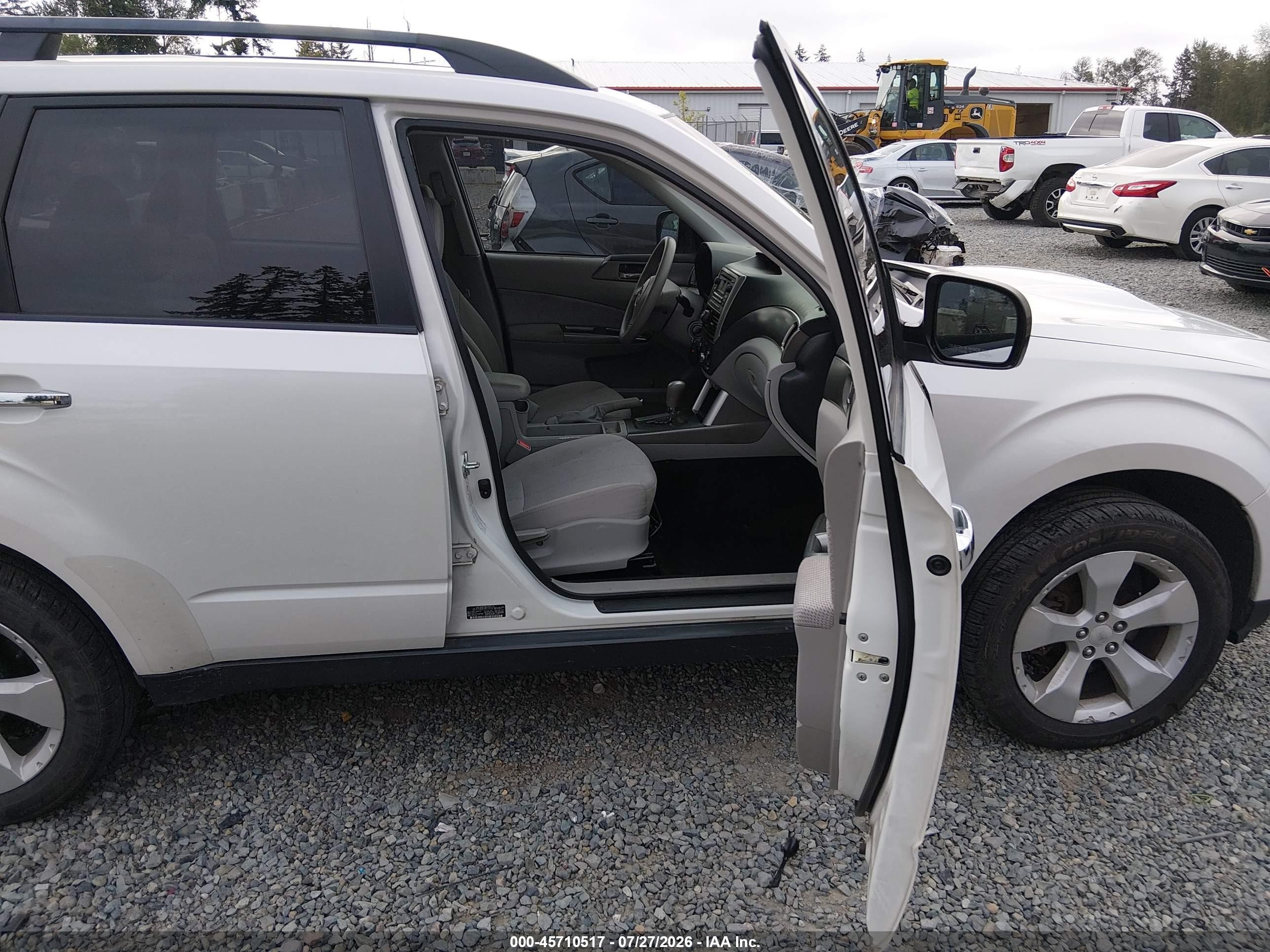 2011 Subaru Forester 2.5xt Premium White vin: JF2SHGAC5BH729216