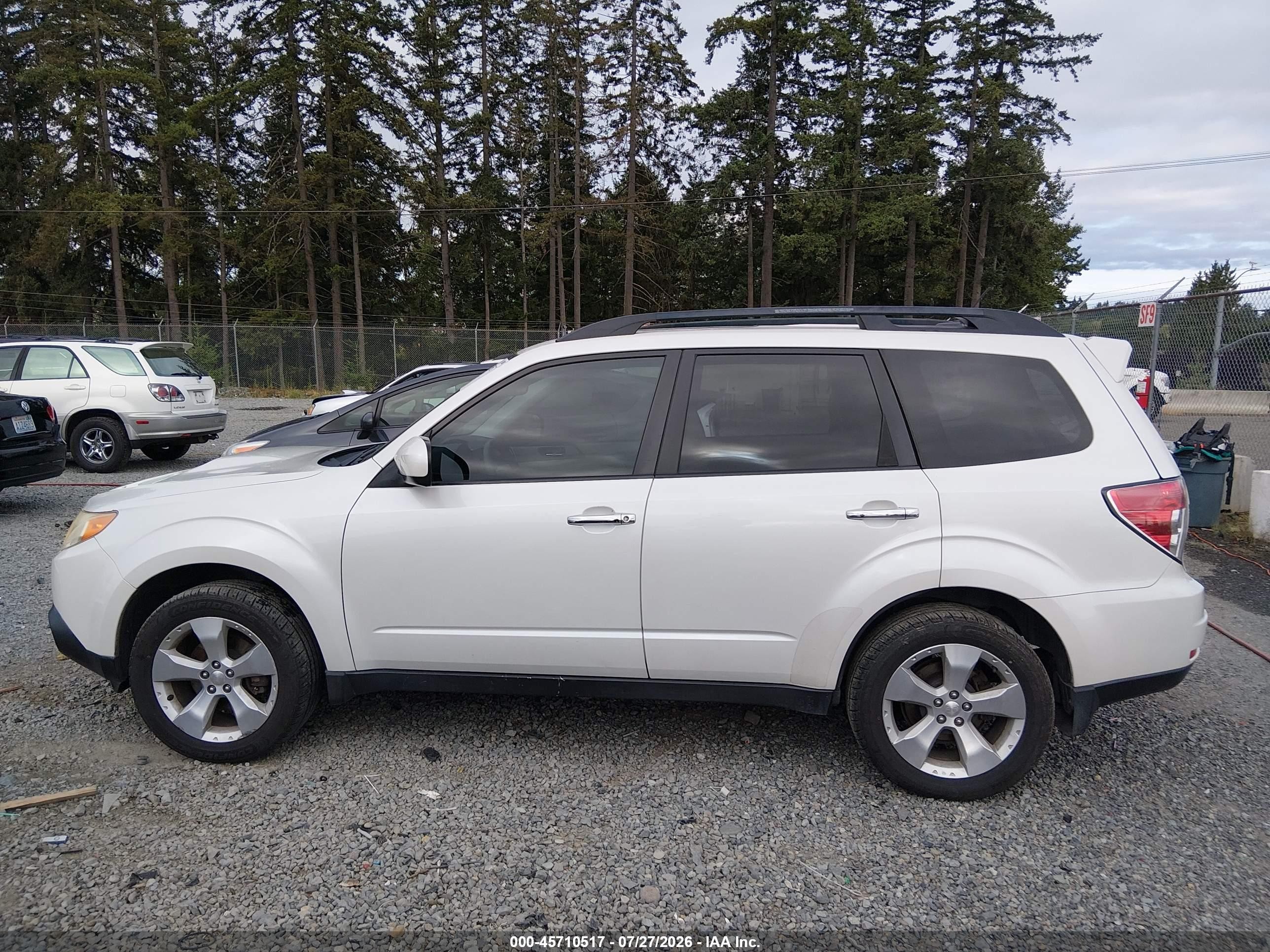 2011 Subaru Forester 2.5xt Premium White vin: JF2SHGAC5BH729216