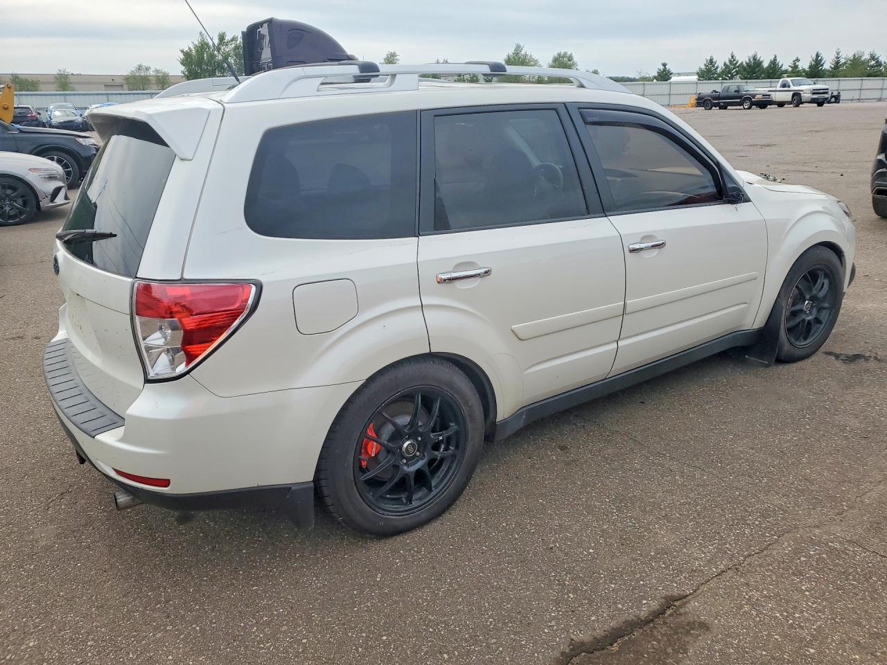 2013 Subaru Forester Touring White vin: JF2SHGGC1DH430929