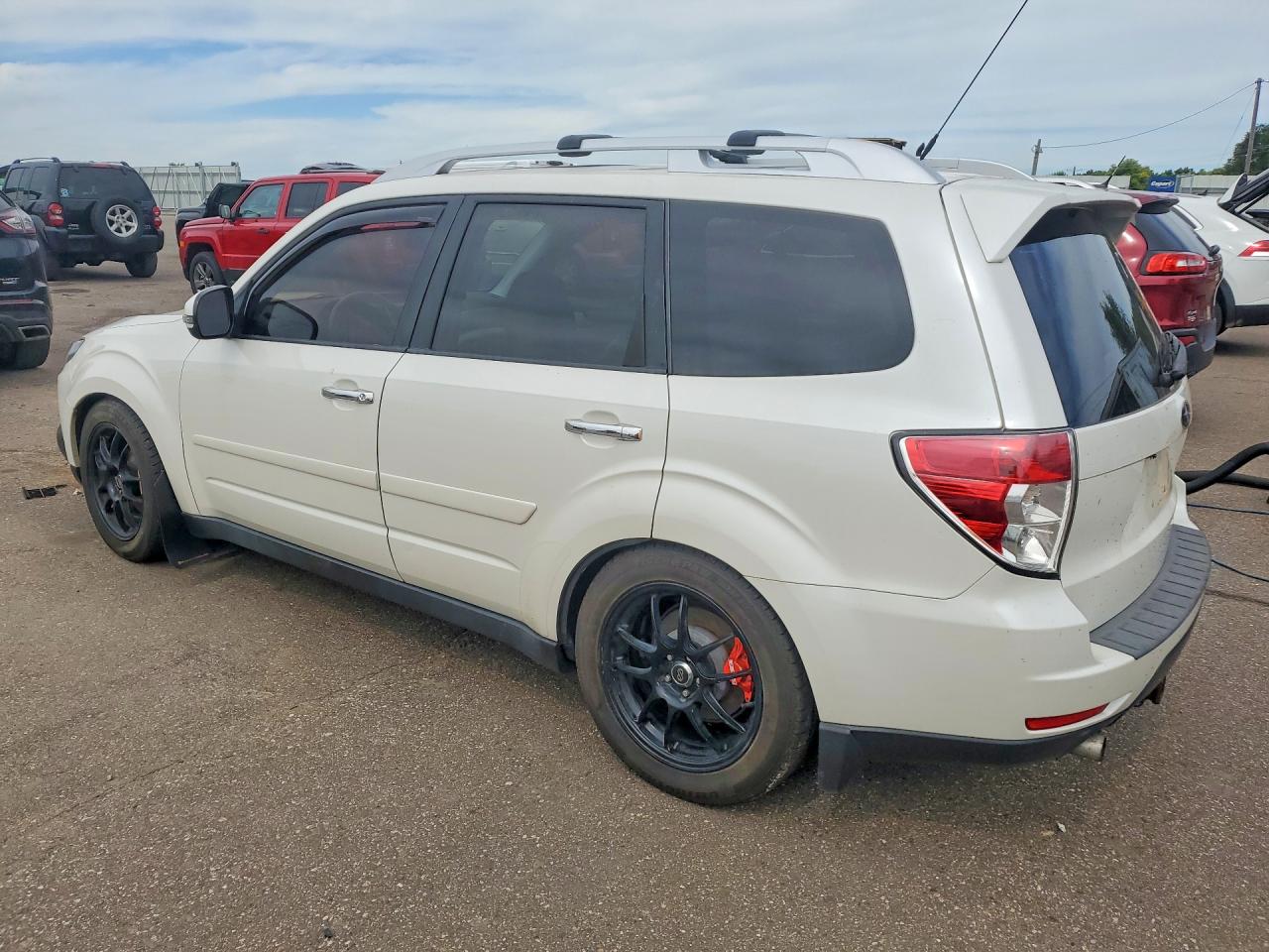 2013 Subaru Forester Touring Белый vin: JF2SHGGC1DH430929