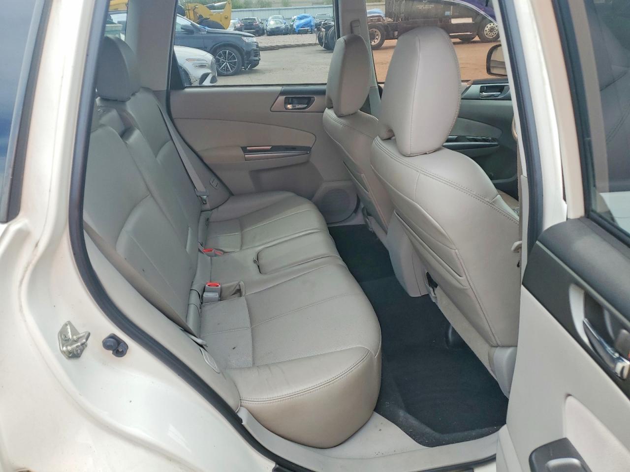 2013 Subaru Forester Touring Белый vin: JF2SHGGC1DH430929