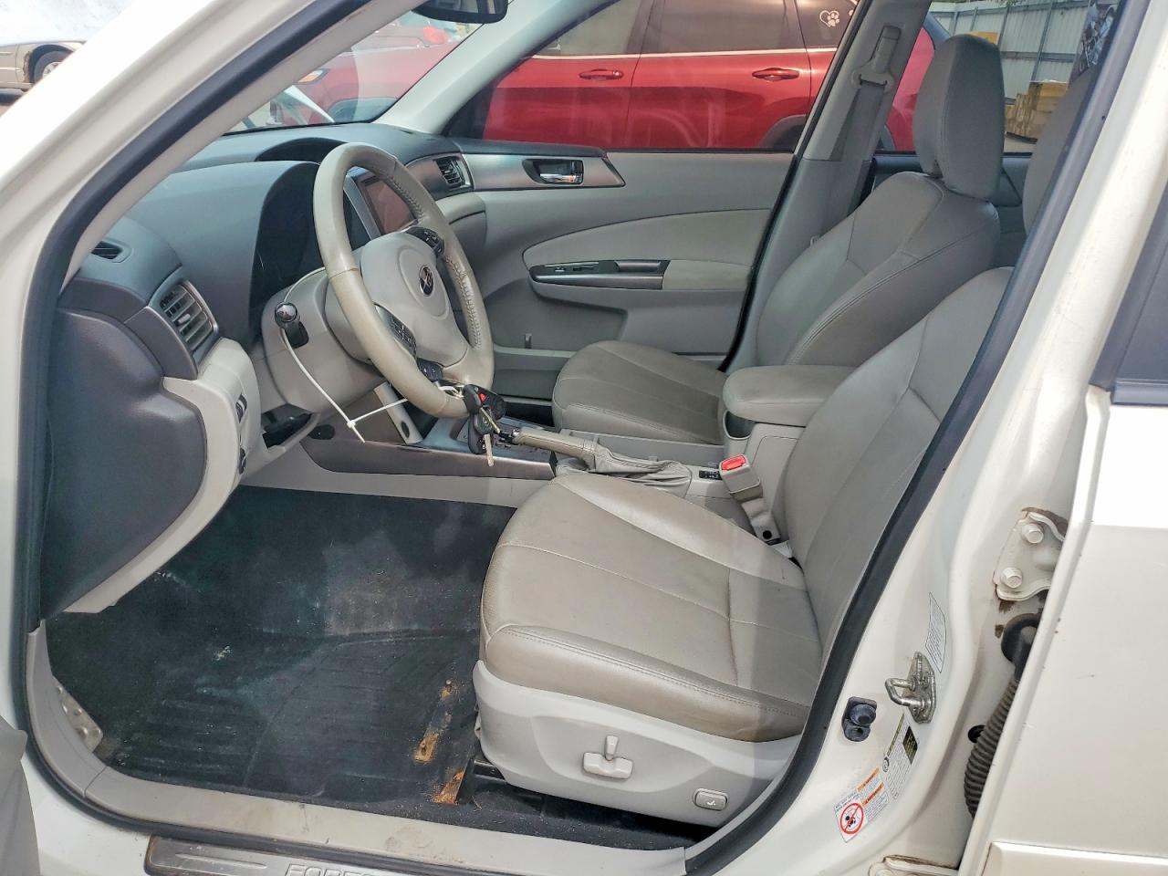 2013 Subaru Forester Touring Белый vin: JF2SHGGC1DH430929