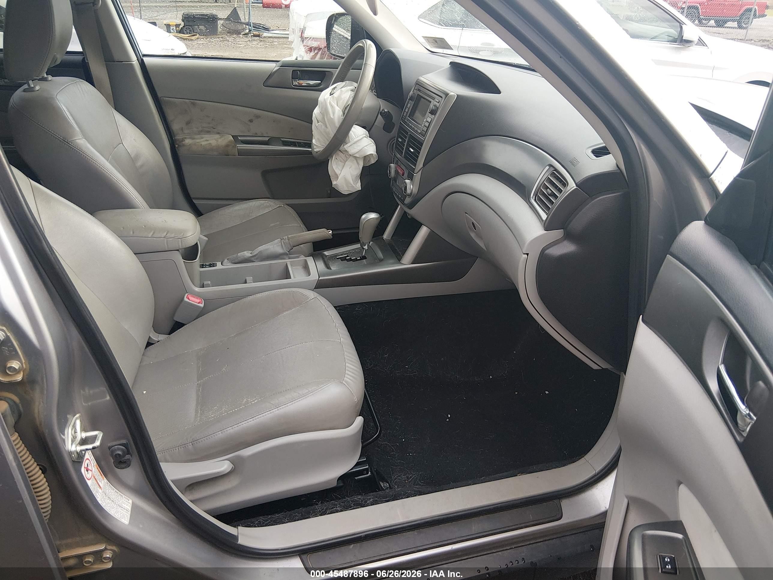 2011 Subaru Forester 2.5xt Touring Silver vin: JF2SHGGC2BH720643