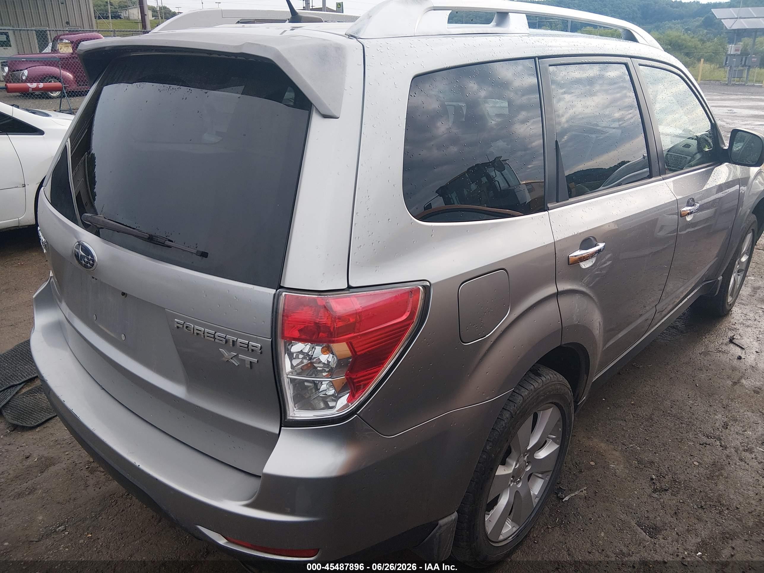 2011 Subaru Forester 2.5xt Touring Silver vin: JF2SHGGC2BH720643