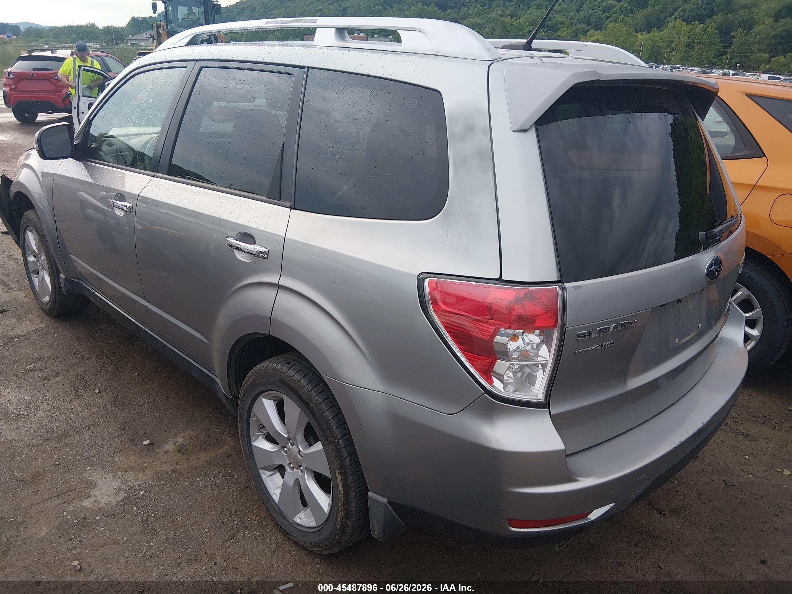 2011 Subaru Forester 2.5xt Touring Silver vin: JF2SHGGC2BH720643