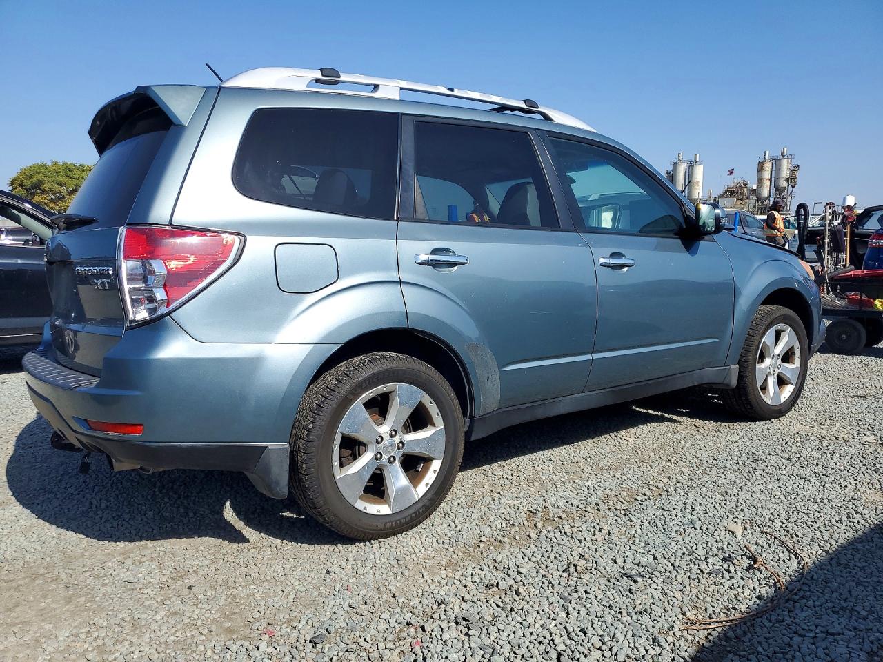 2011 Subaru Forester Touring Gray vin: JF2SHGGC4BH701088