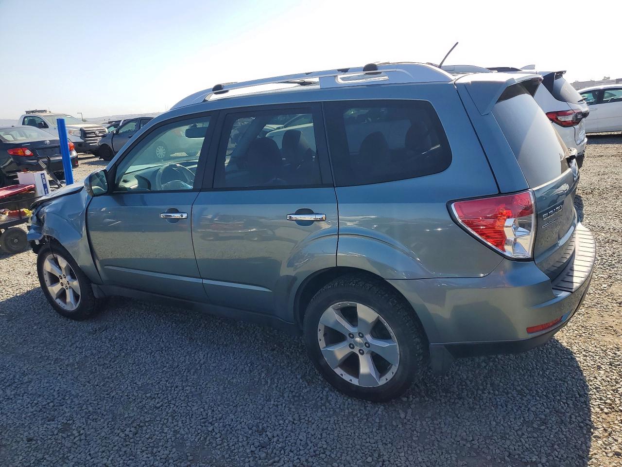 2011 Subaru Forester Touring Gray vin: JF2SHGGC4BH701088