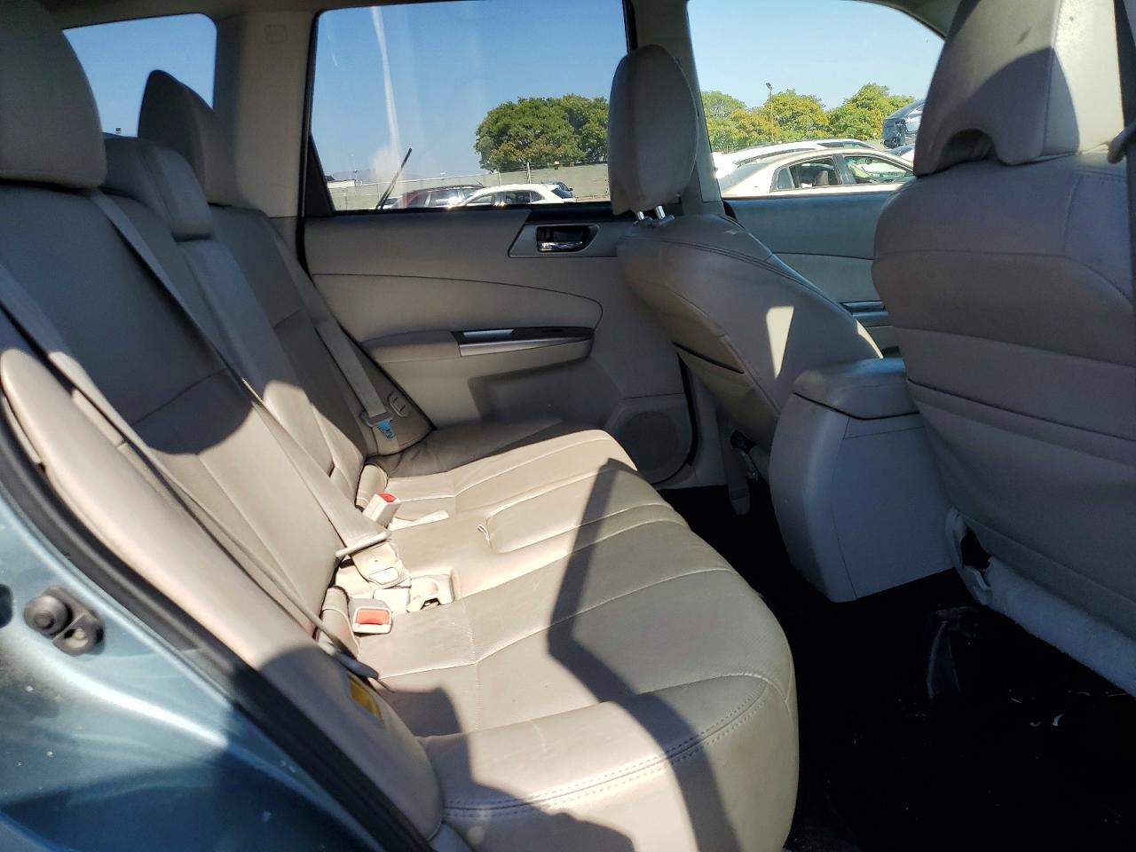 2011 Subaru Forester Touring Gray vin: JF2SHGGC4BH701088