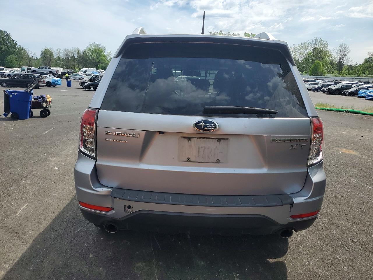 2013 Subaru Forester Touring Silver vin: JF2SHGGC6DH421997