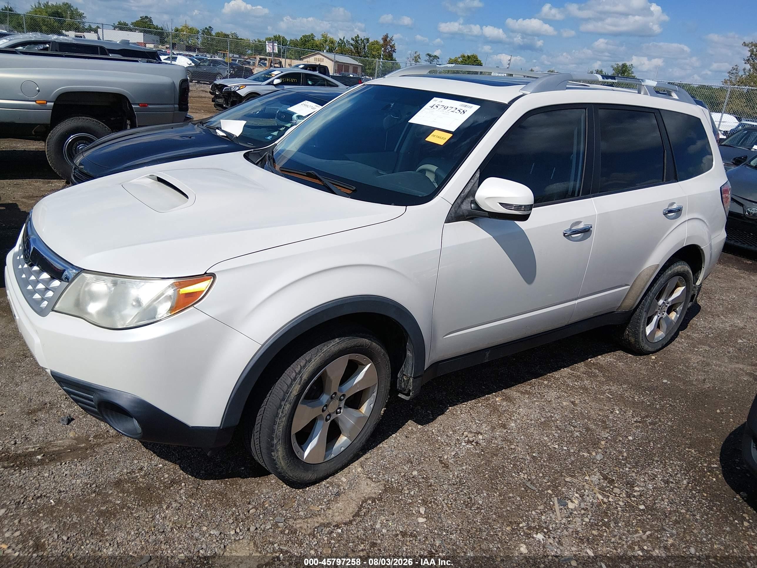 2011 Subaru Forester 2.5xt Touring White vin: JF2SHGGC7BH768798