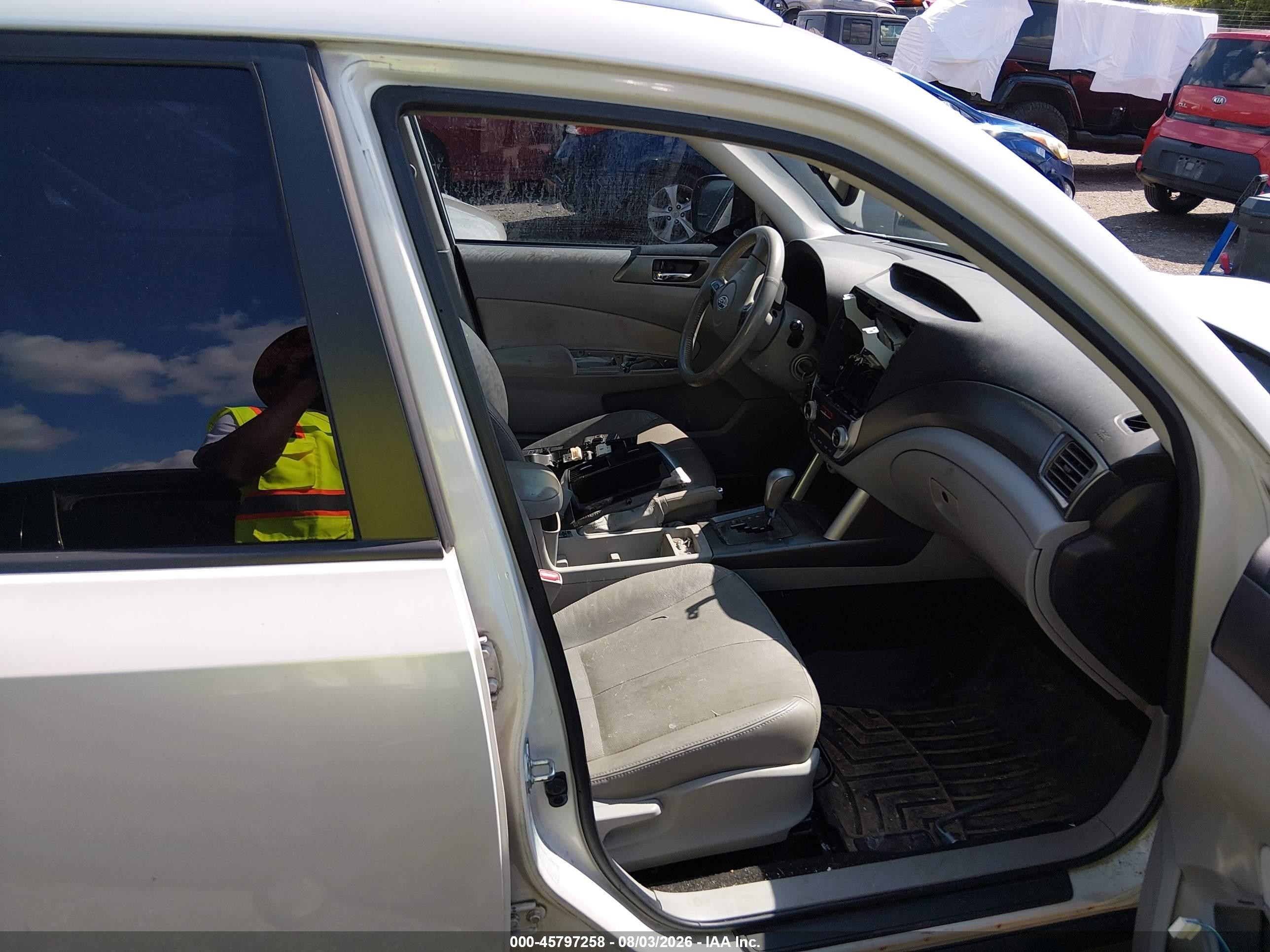 2011 Subaru Forester 2.5xt Touring White vin: JF2SHGGC7BH768798