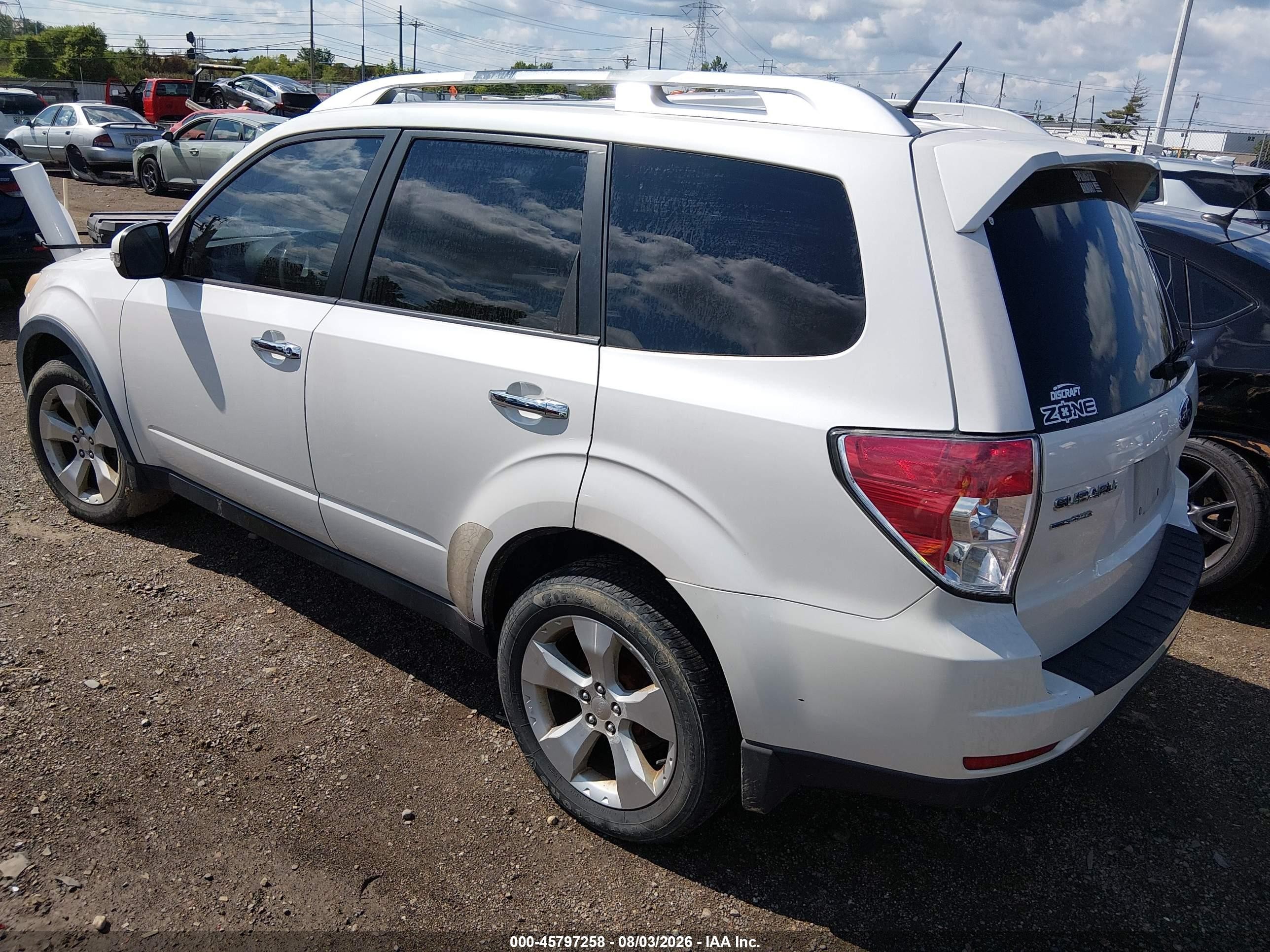 2011 Subaru Forester 2.5xt Touring White vin: JF2SHGGC7BH768798