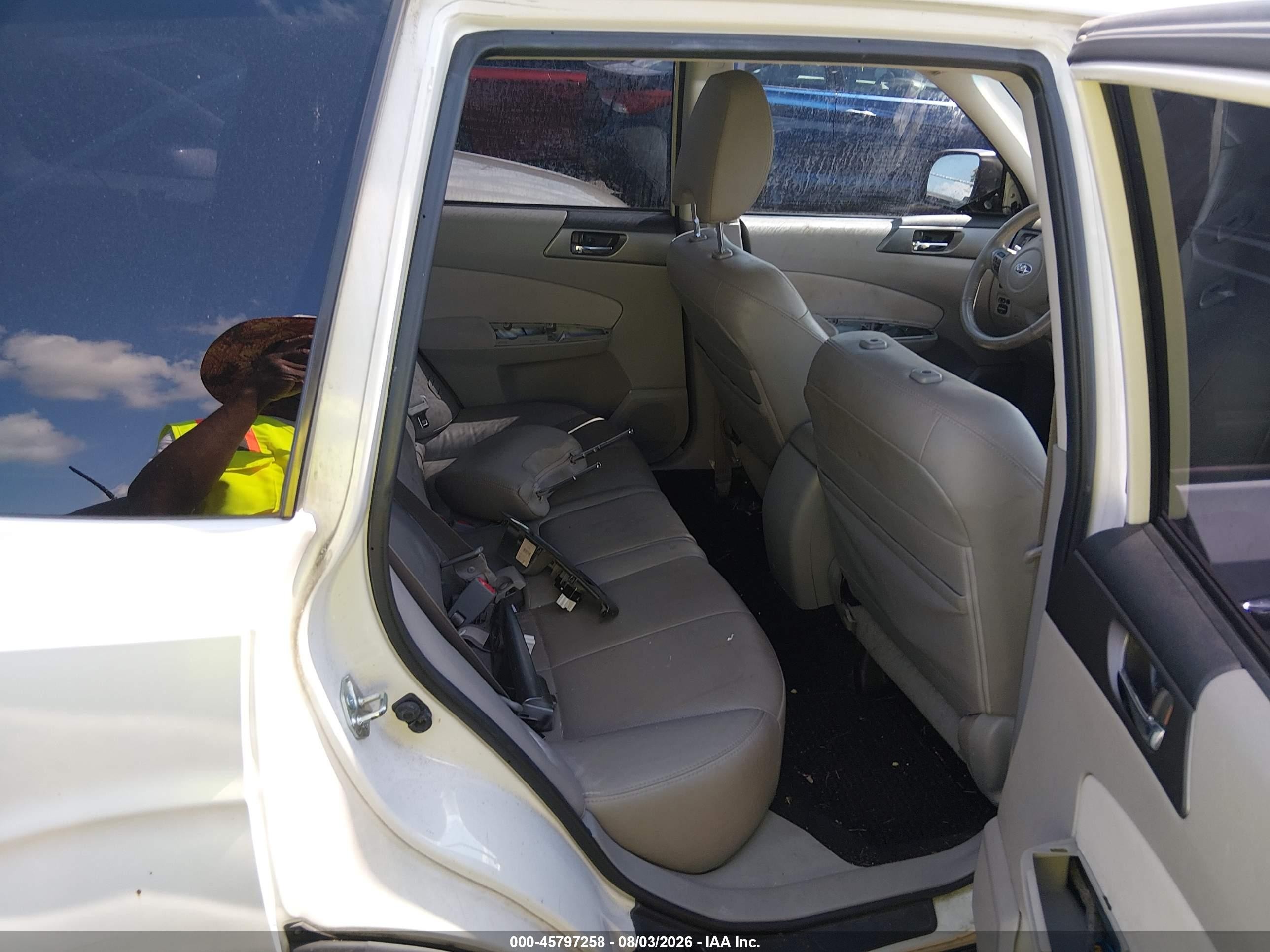 2011 Subaru Forester 2.5xt Touring White vin: JF2SHGGC7BH768798