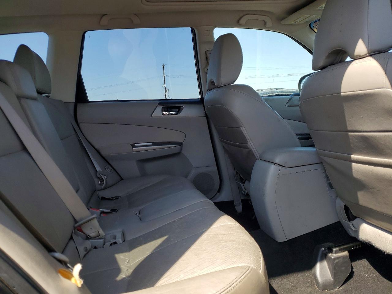 2011 Subaru Forester Touring Charcoal vin: JF2SHGGC9BH772383