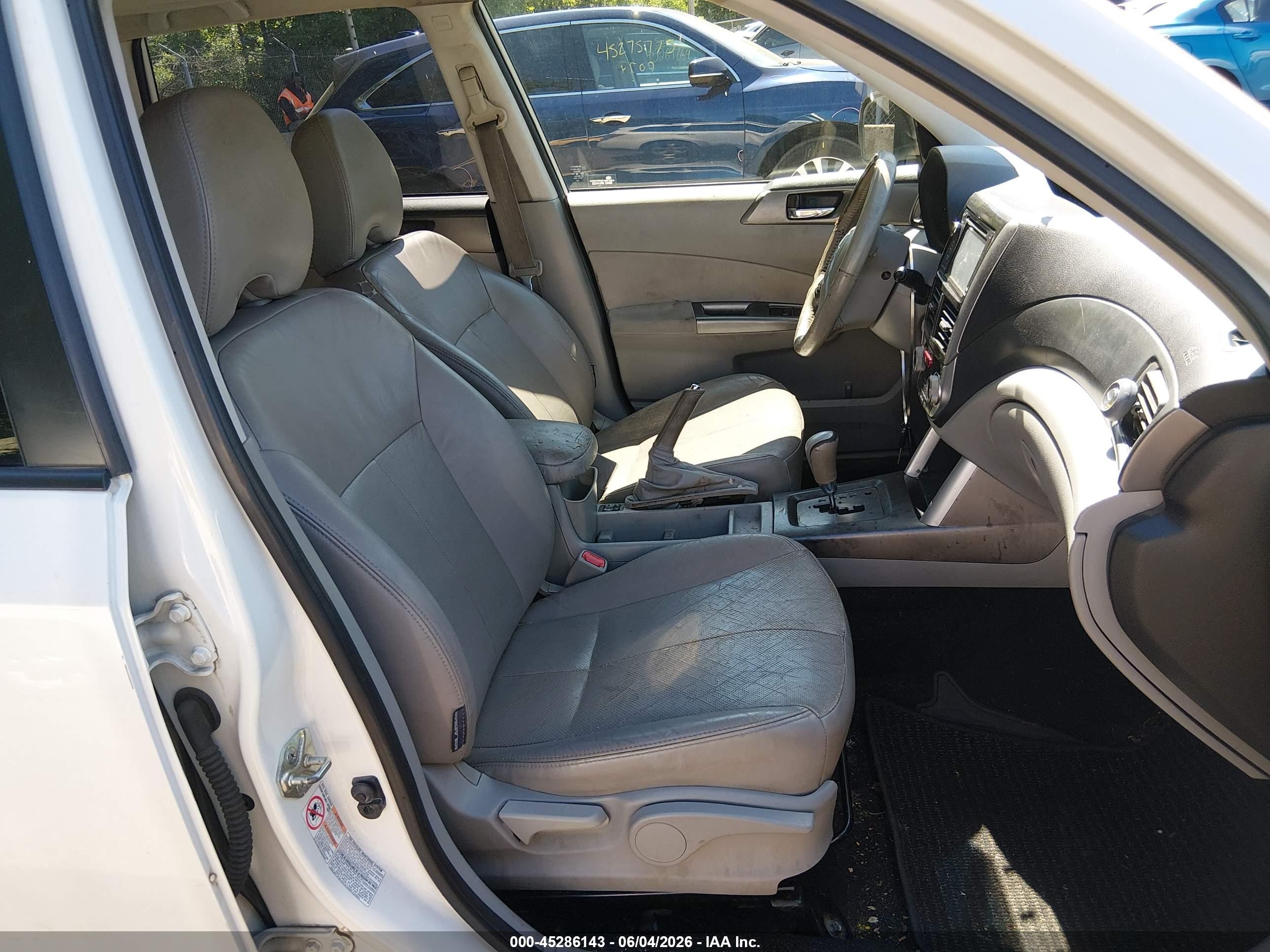 2012 Subaru Forester 2.5xt Touring White vin: JF2SHGHC0CH464244