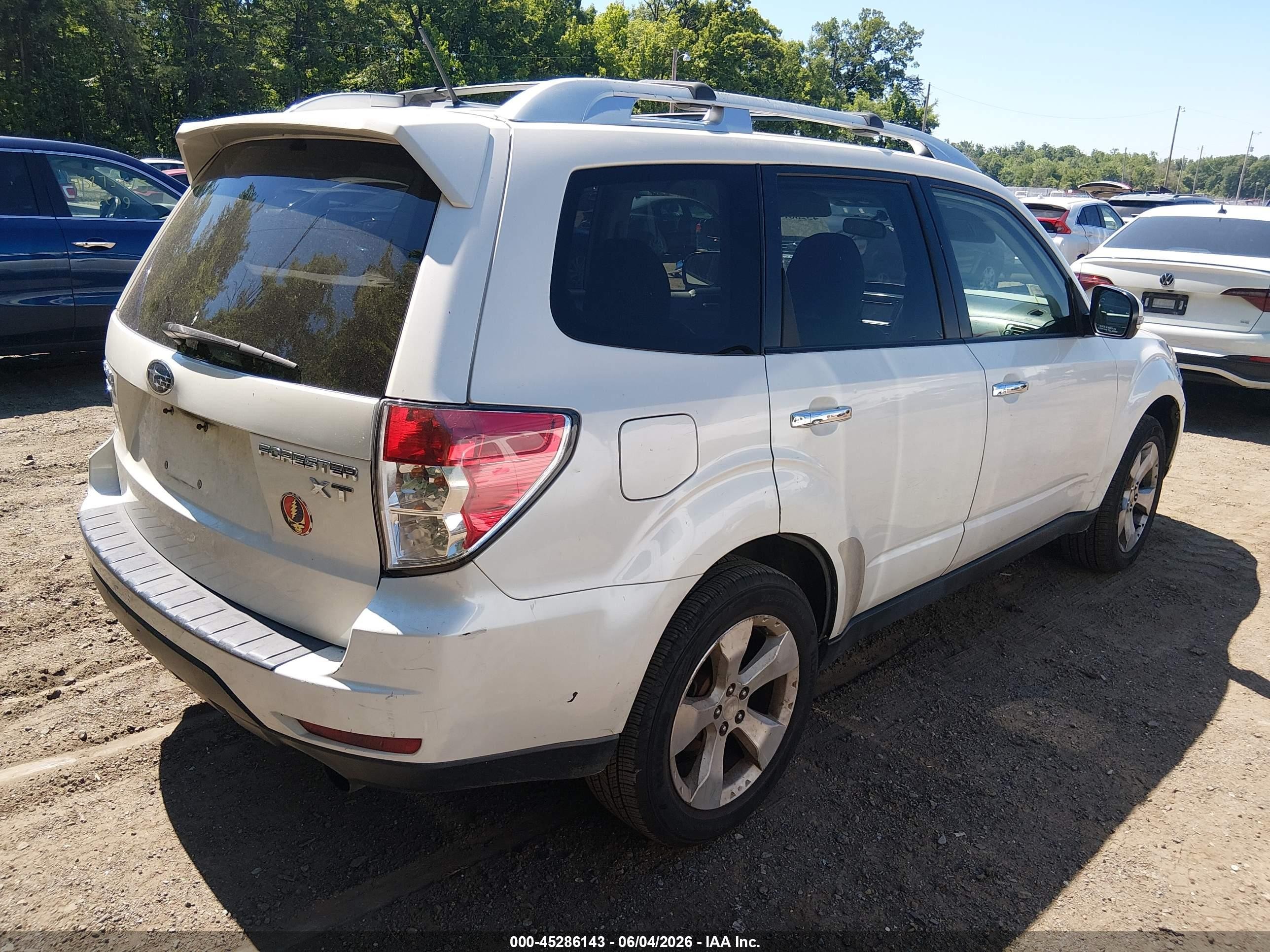 2012 Subaru Forester 2.5xt Touring White vin: JF2SHGHC0CH464244