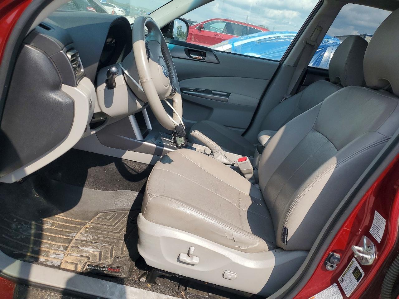 2011 Subaru Forester Touring Темно-бордовый vin: JF2SHGHC2BH726084