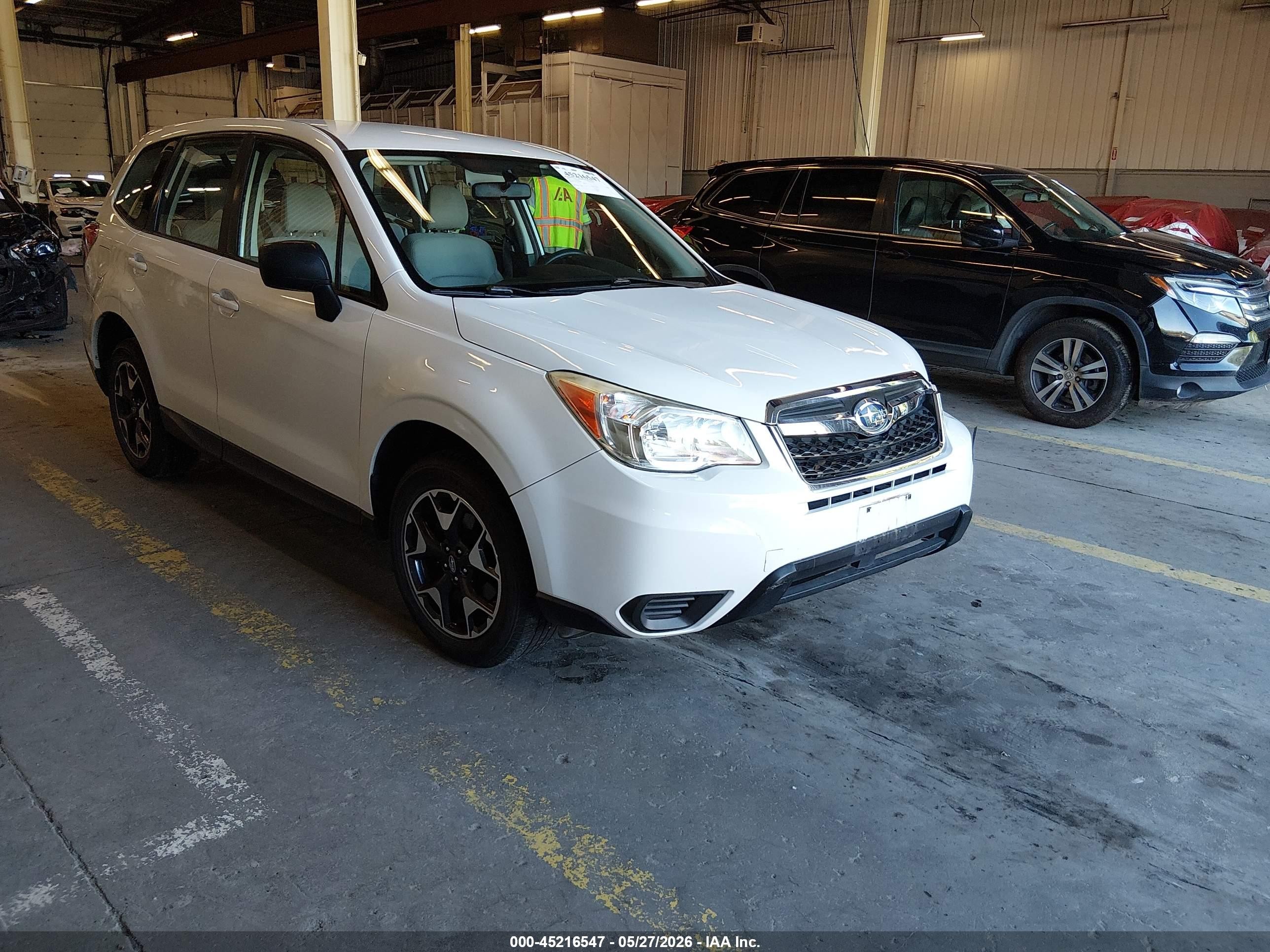 2014 Subaru Forester 2.5i White vin: JF2SJAAC0EH428066