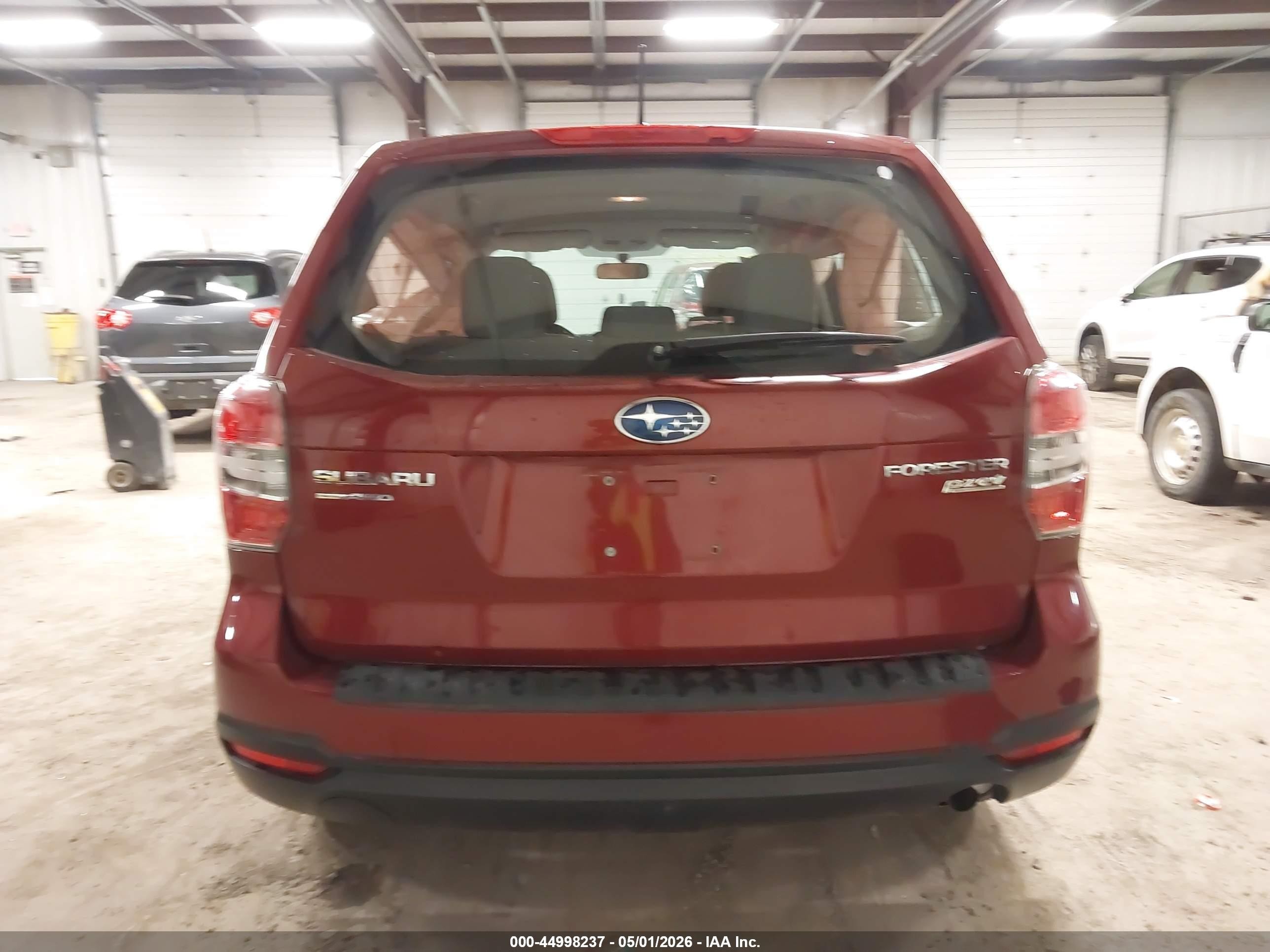 2014 Subaru Forester 2.5i Red vin: JF2SJAAC0EH445921