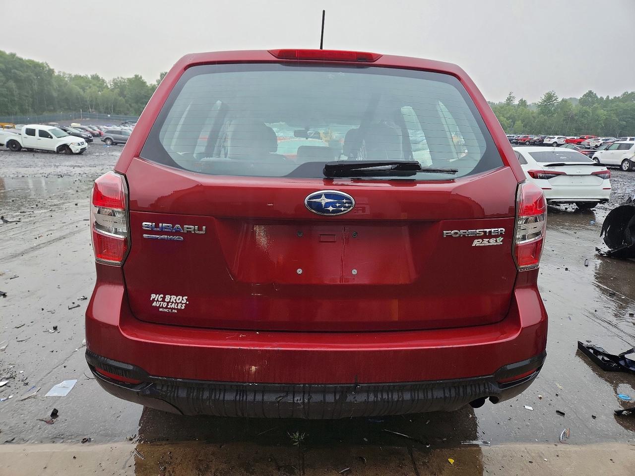 2014 Subaru Forester 2.5i Red vin: JF2SJAAC0EH507575