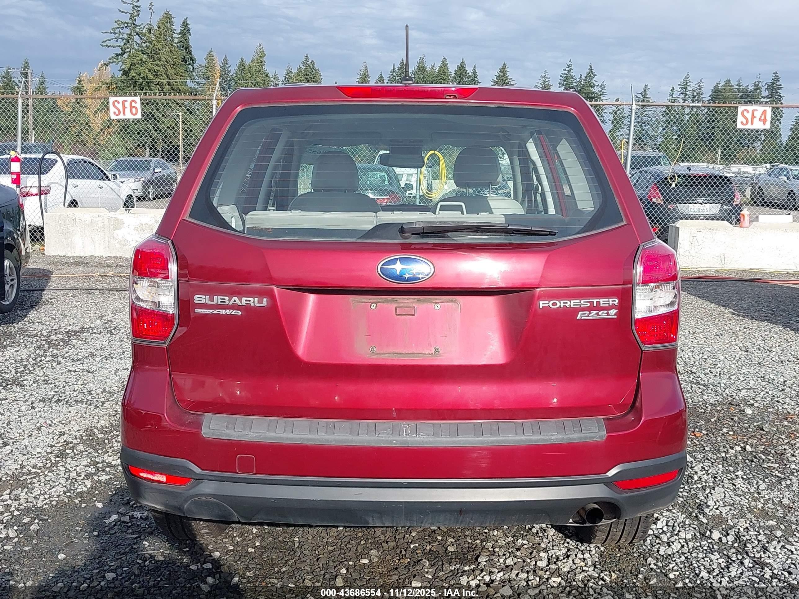2014 Subaru Forester 2.5i Красный vin: JF2SJAAC0EH526594