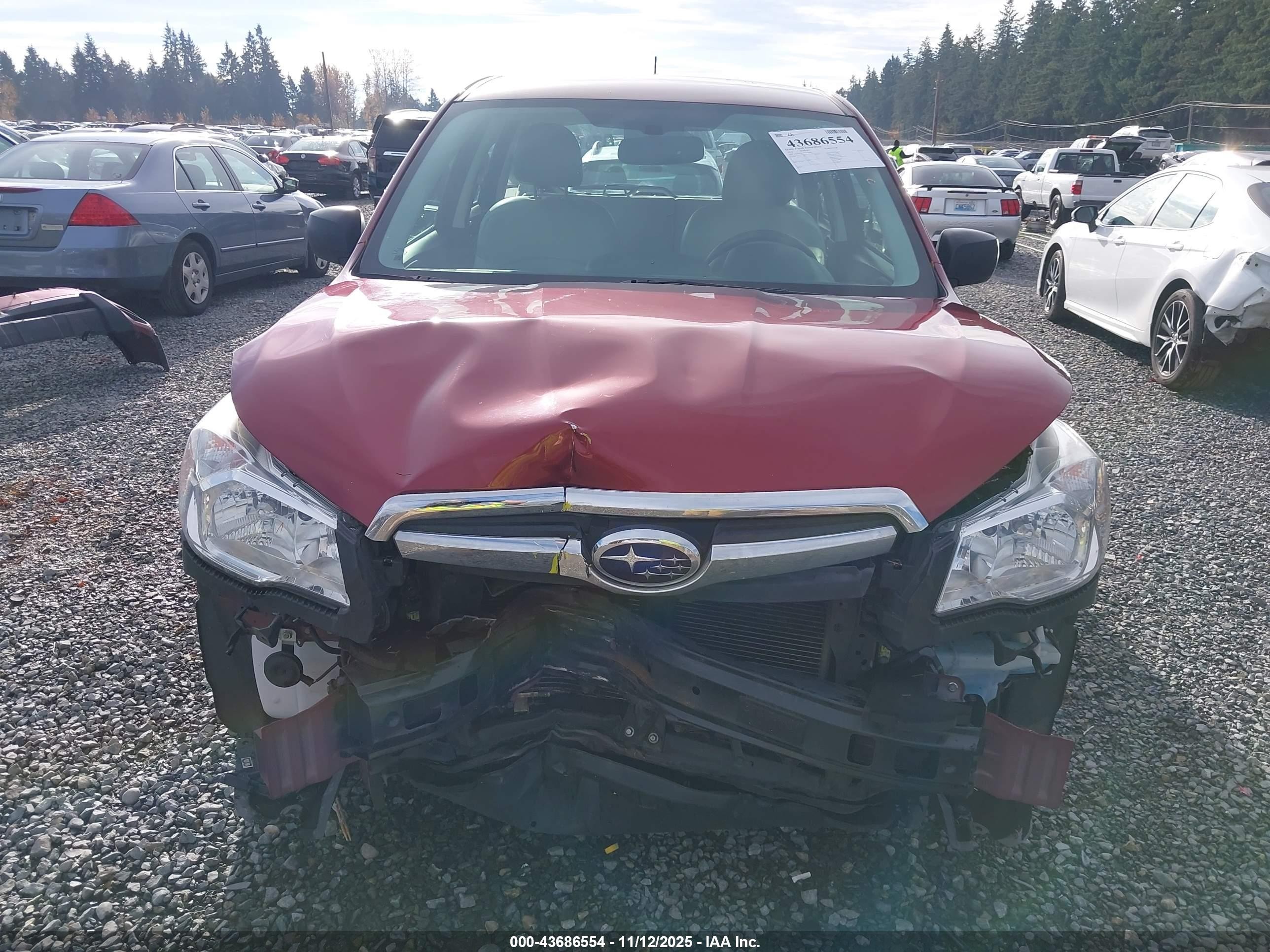 2014 Subaru Forester 2.5i Красный vin: JF2SJAAC0EH526594