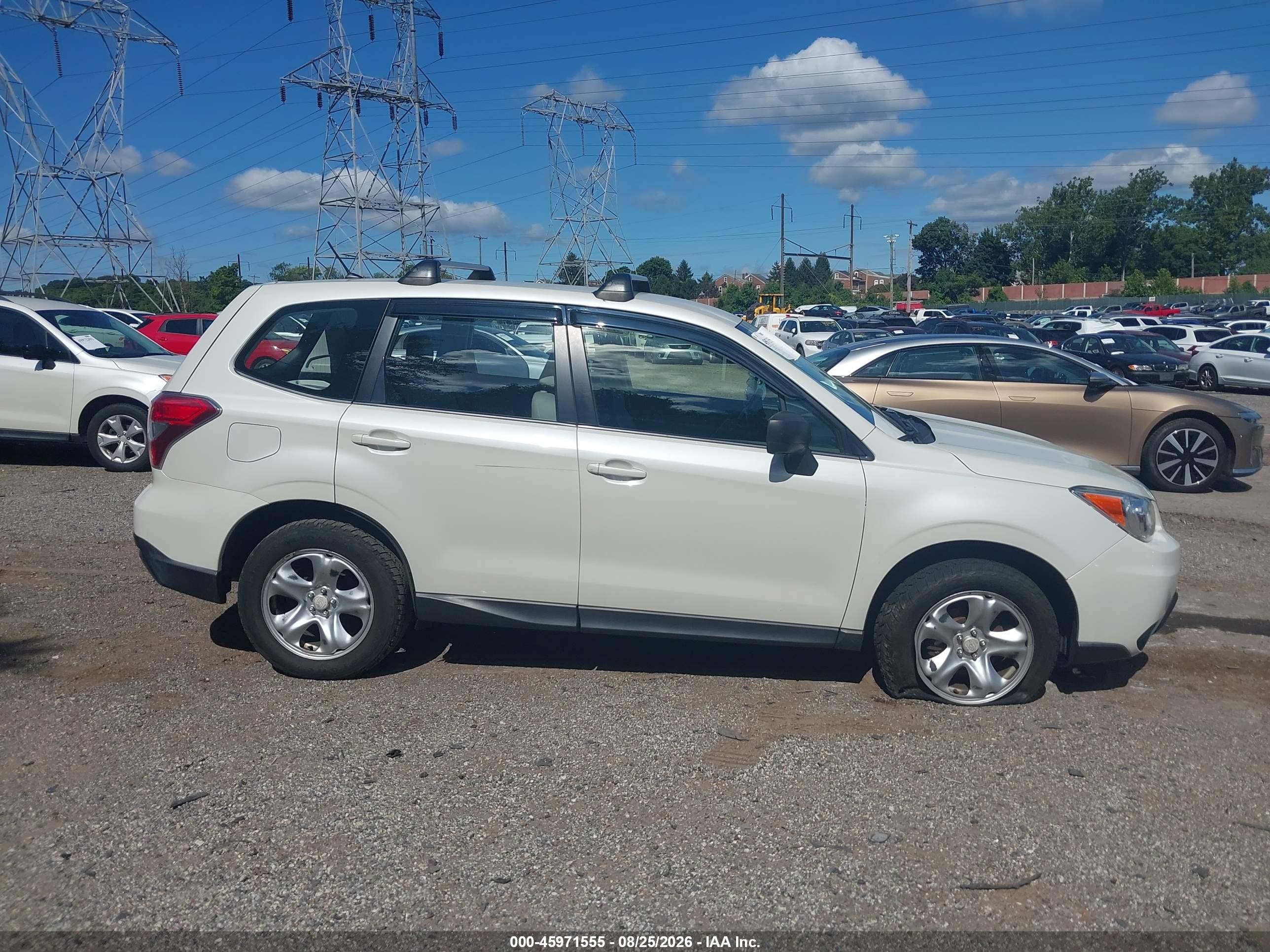 2015 Subaru Forester 2.5i White vin: JF2SJAAC0FH824953