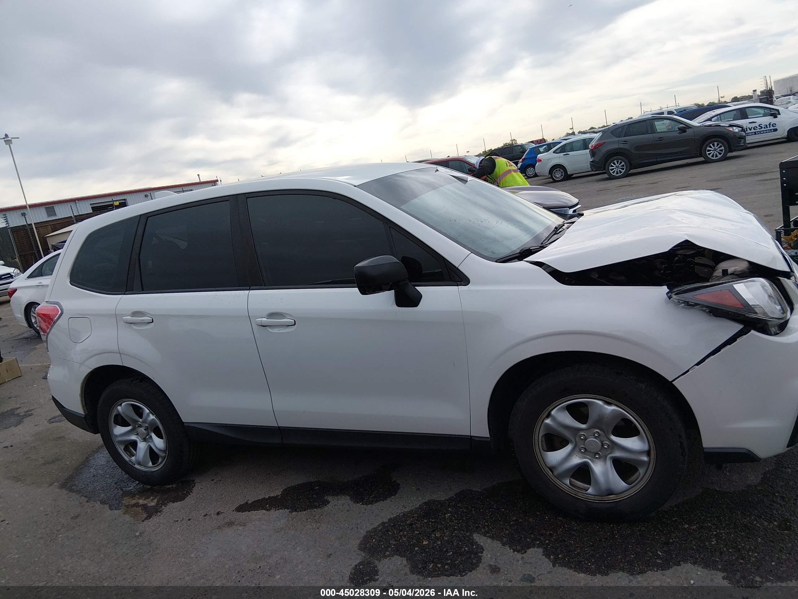 2018 Subaru Forester 2.5i White vin: JF2SJAAC0JH430507