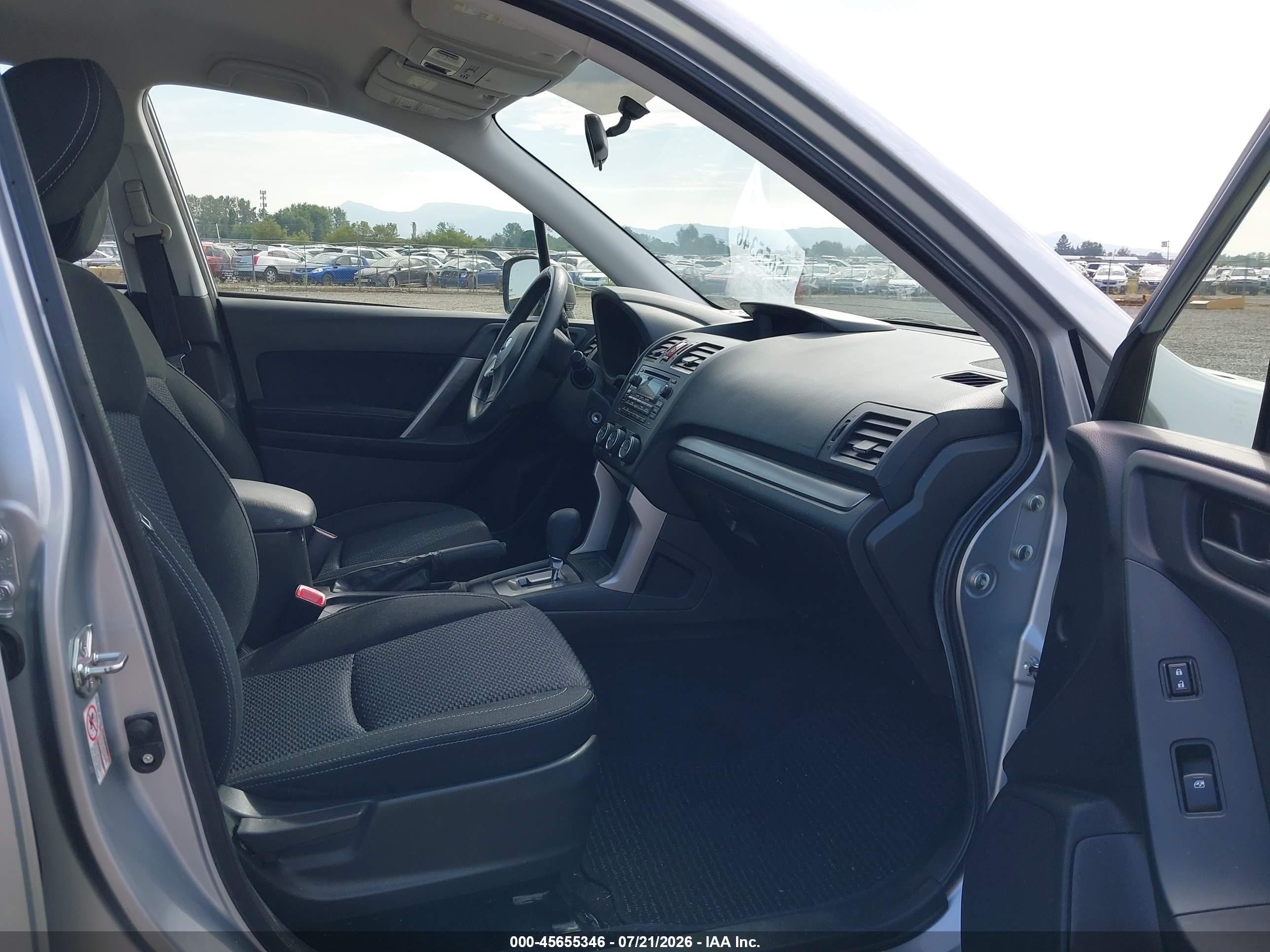 2014 Subaru Forester 2.5i Silver vin: JF2SJAAC1EH418985
